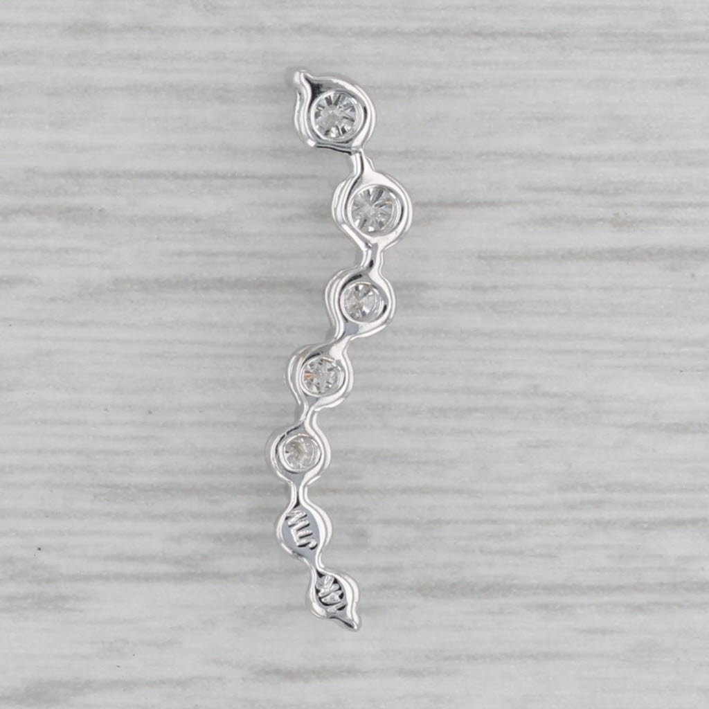 Gray 0.25ctw Tapering Diamond Journey Pendant 14k White Gold