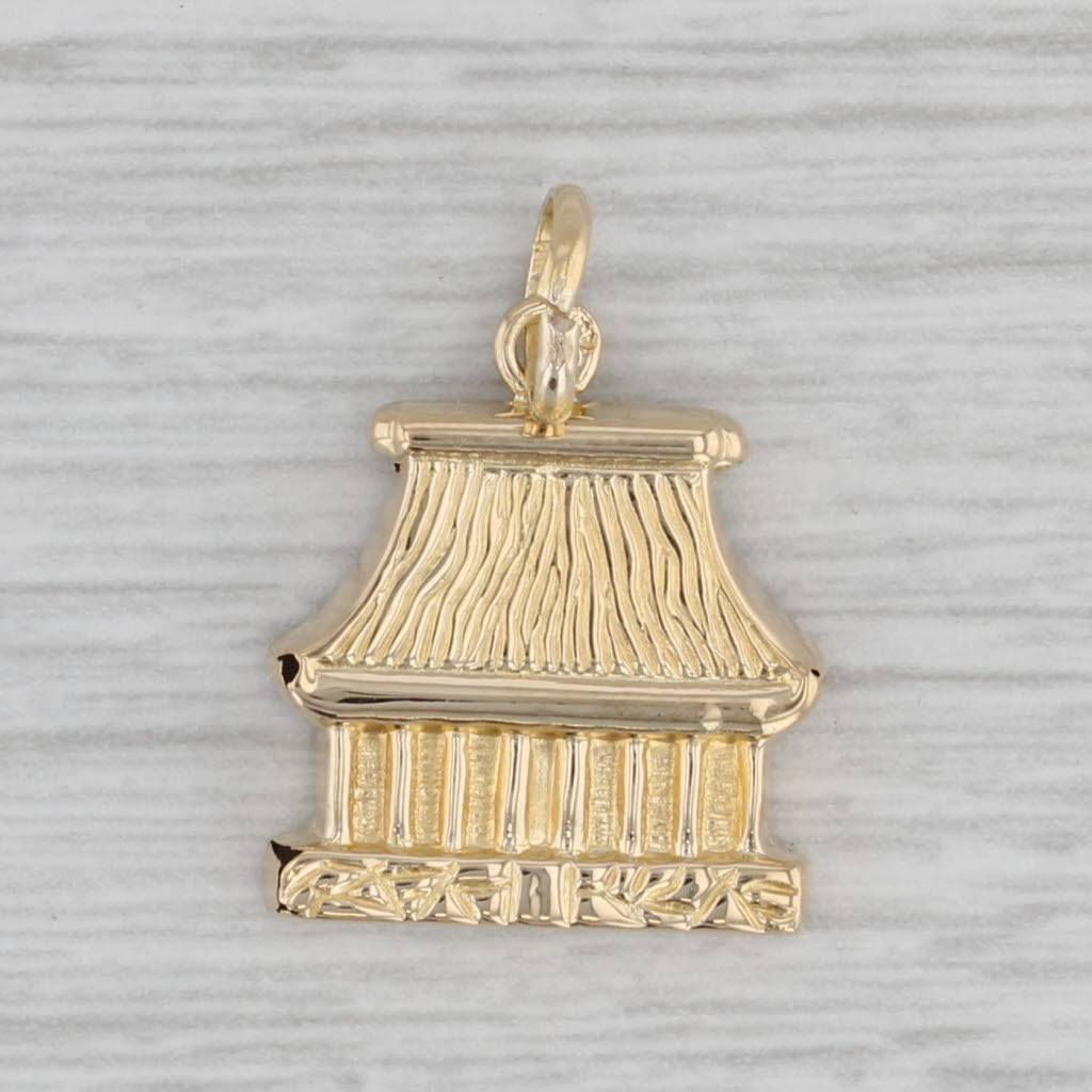Gray Tahiti Hut Charm 18k Yellow Gold Souvenir Pendant