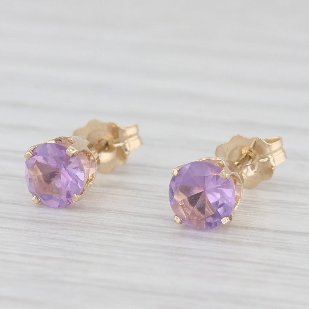 Light Gray 0.90ctw Round Amethyst Solitaire Stud Earrings 14k Yellow Gold