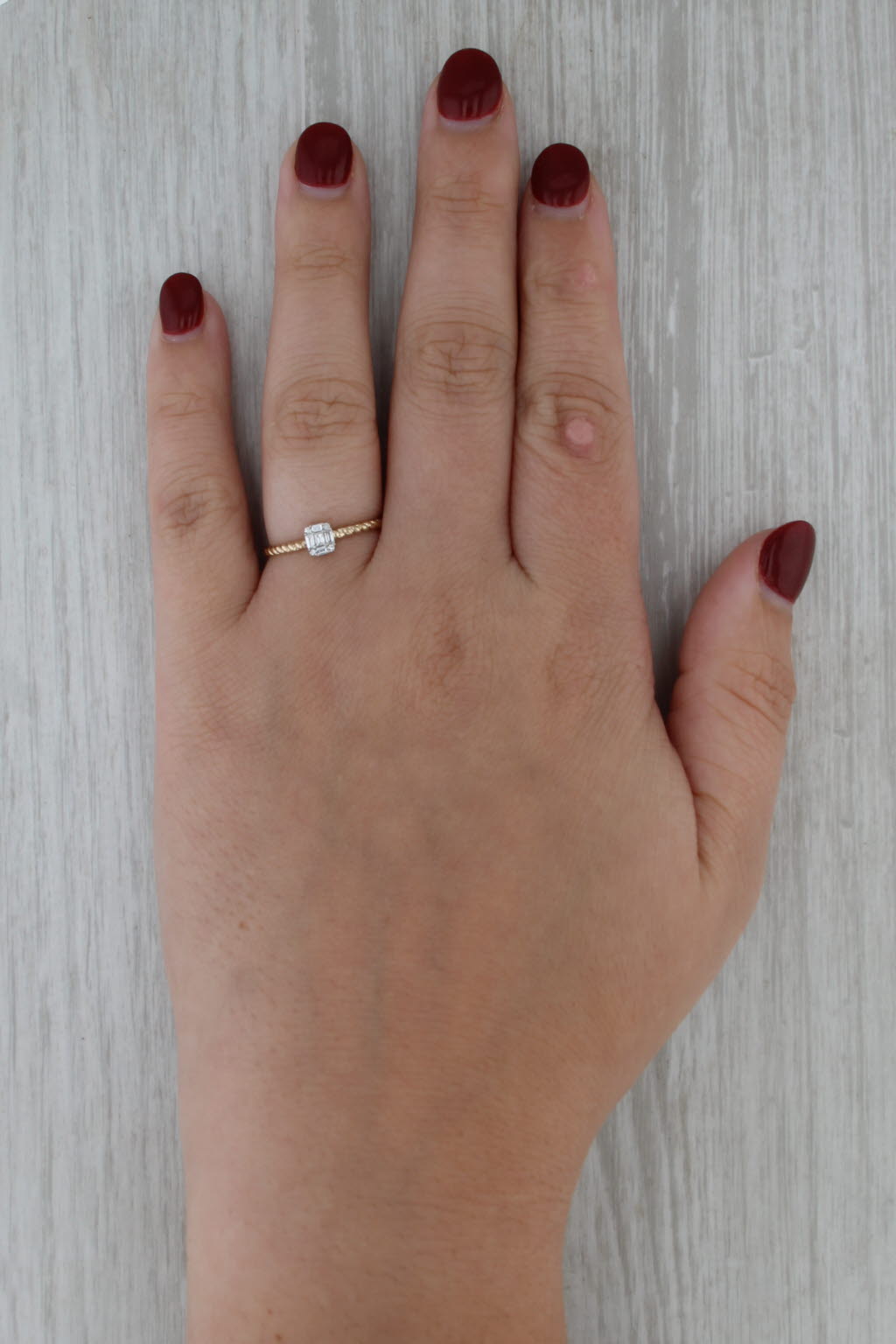0.10ctw Diamond Ring 14k Yellow Gold Size 7.25 Promise