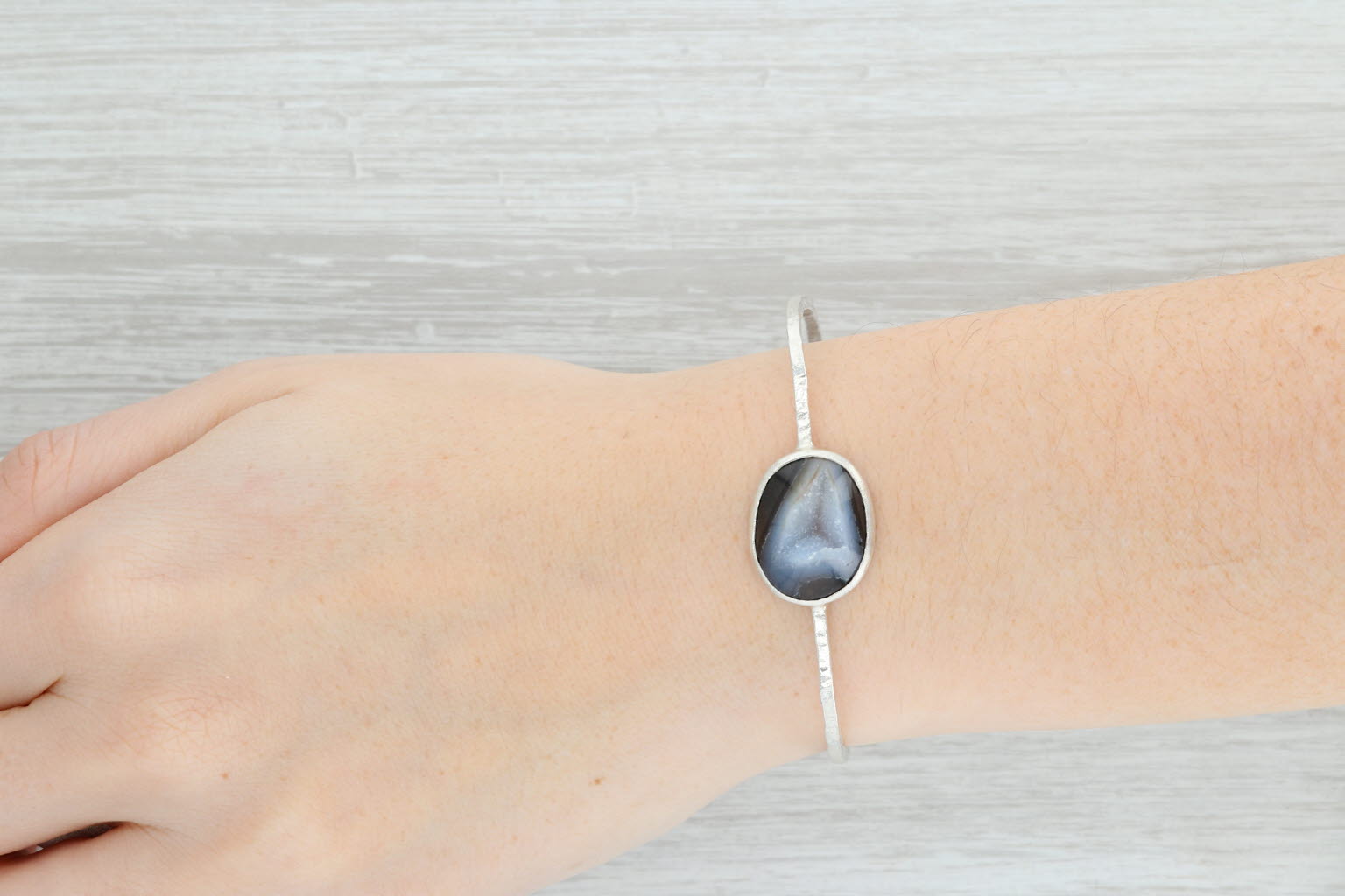 New Nina Wynn Agate Druzy Geode Bangle Bracelet Sterling Silver 8”