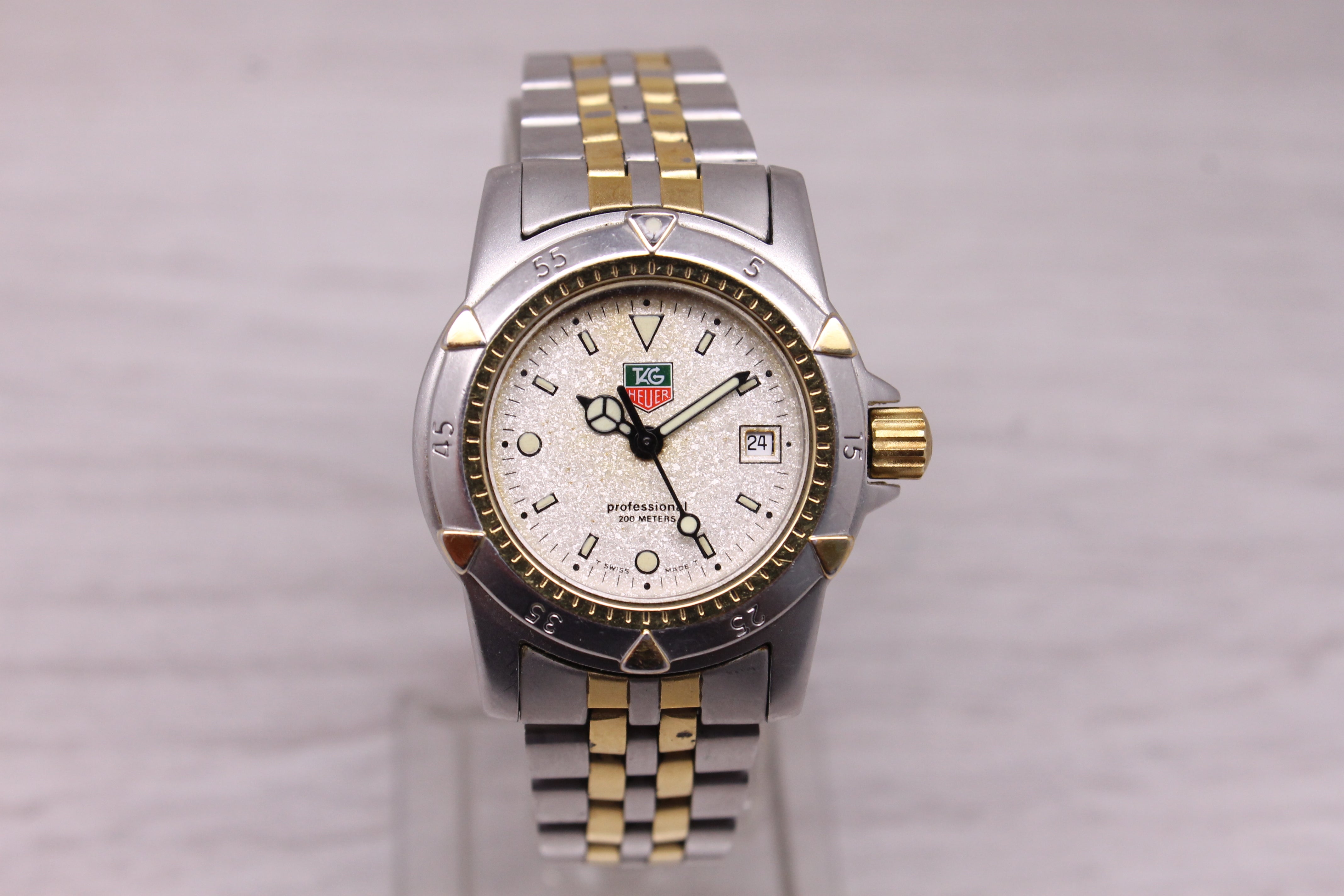 Tag Heuer Ladies Professional 28mm Steel Quartz Watch 955.708G Swiss Date
