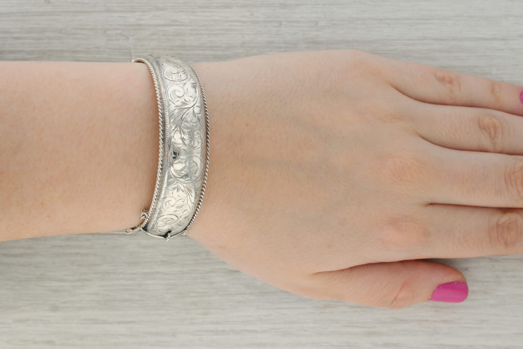 Dark Gray Floral Engraved Hinged Bangle Bracelet Sterling Silver Vintage Birmingham 7.25"