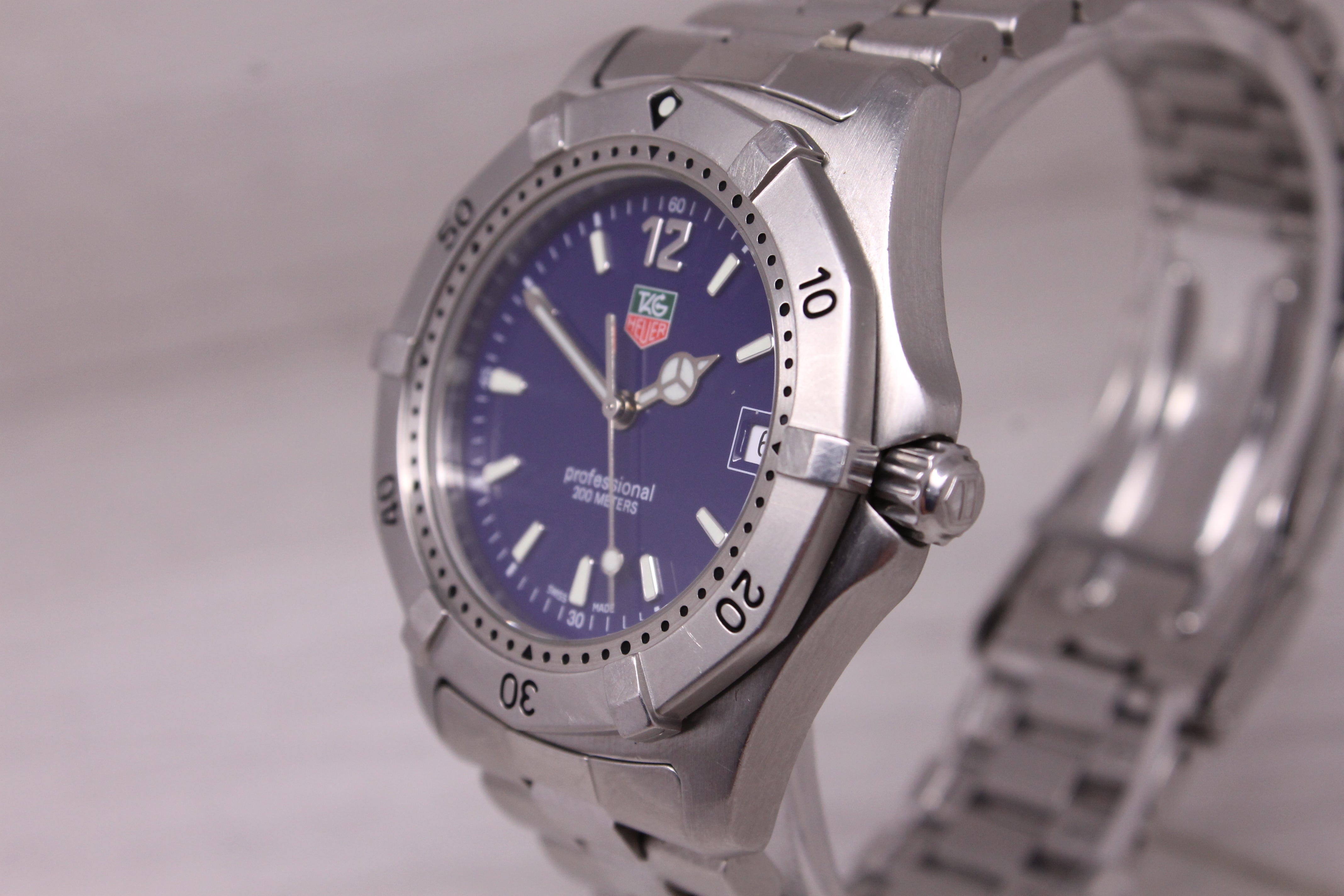 Tag Heuer 2000 Professional Mens Quartz Watch 37mm WK1113.BA0311 Swiss Date