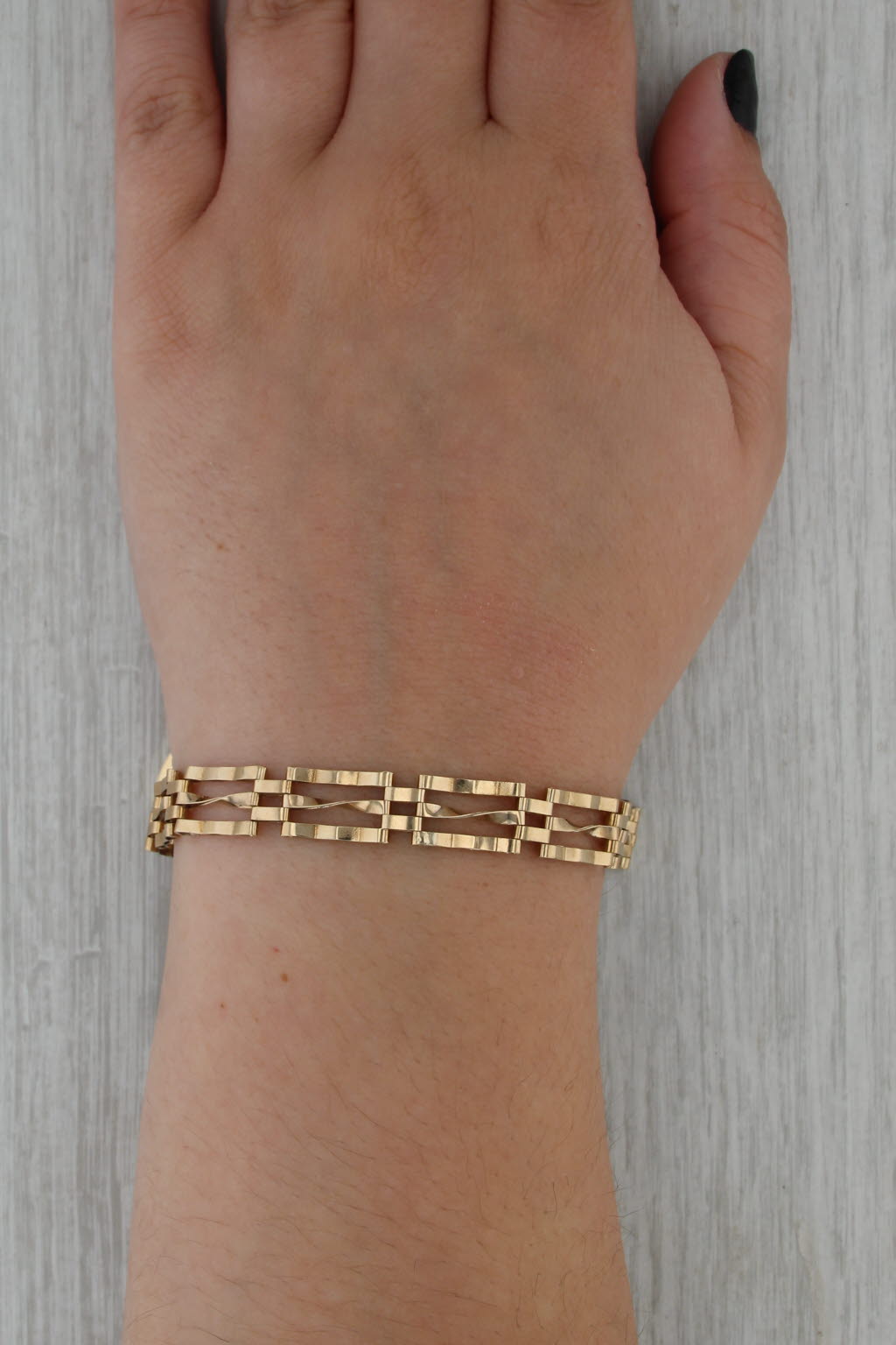 Antique Heart Lock Bracelet 9k Yellow Gold 6.75" 9mm