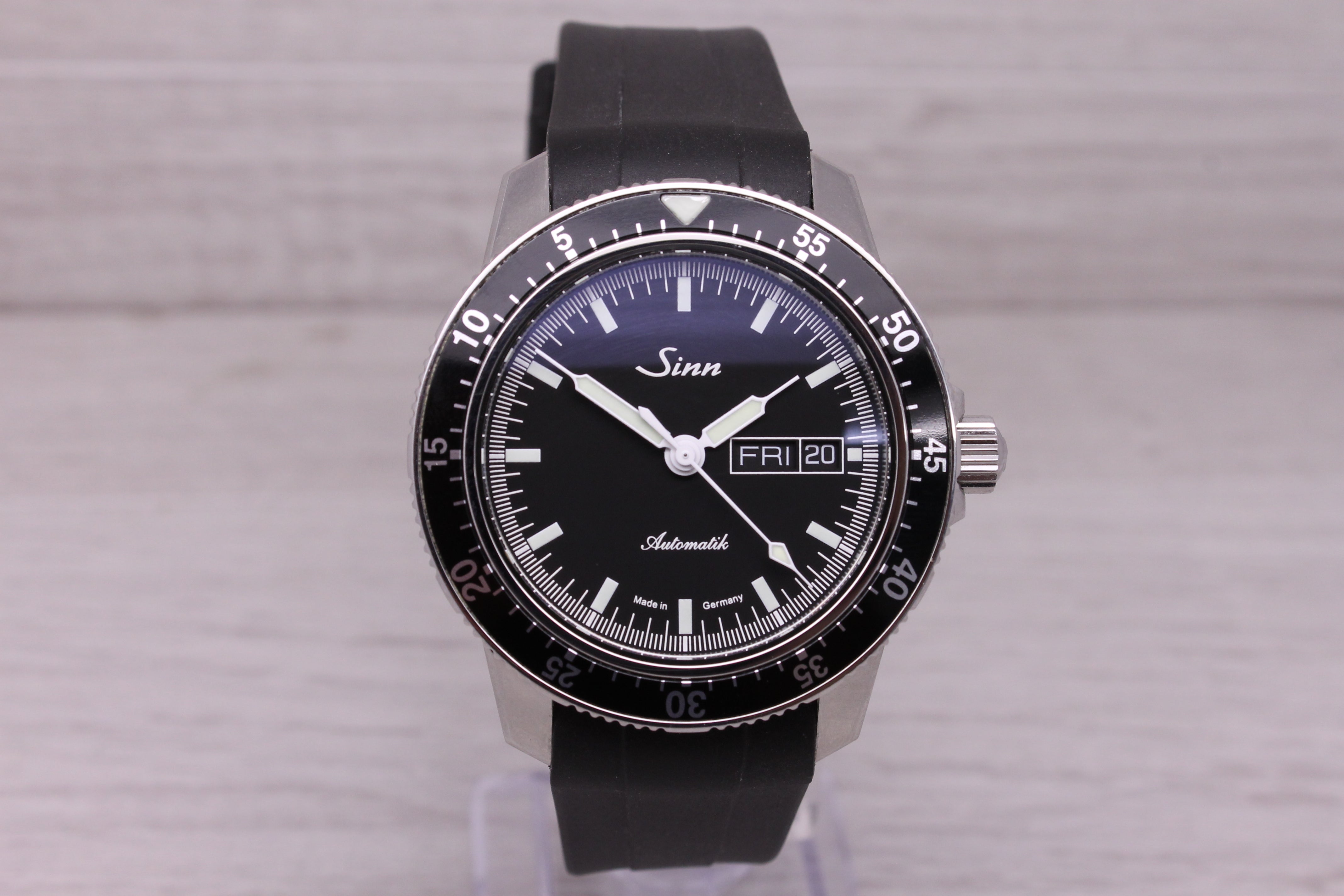 Dark Gray Sinn ST104 Mens 41mm Automatic Stainless Steel Watch 104.6092 Day Date Black