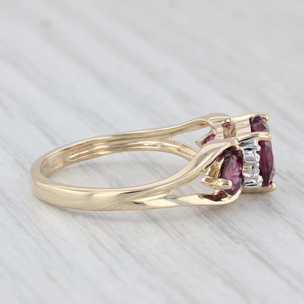 Light Gray 2ctw Garnet Hearts Ring 14k Yellow Gold Size 7 Diamond Accents