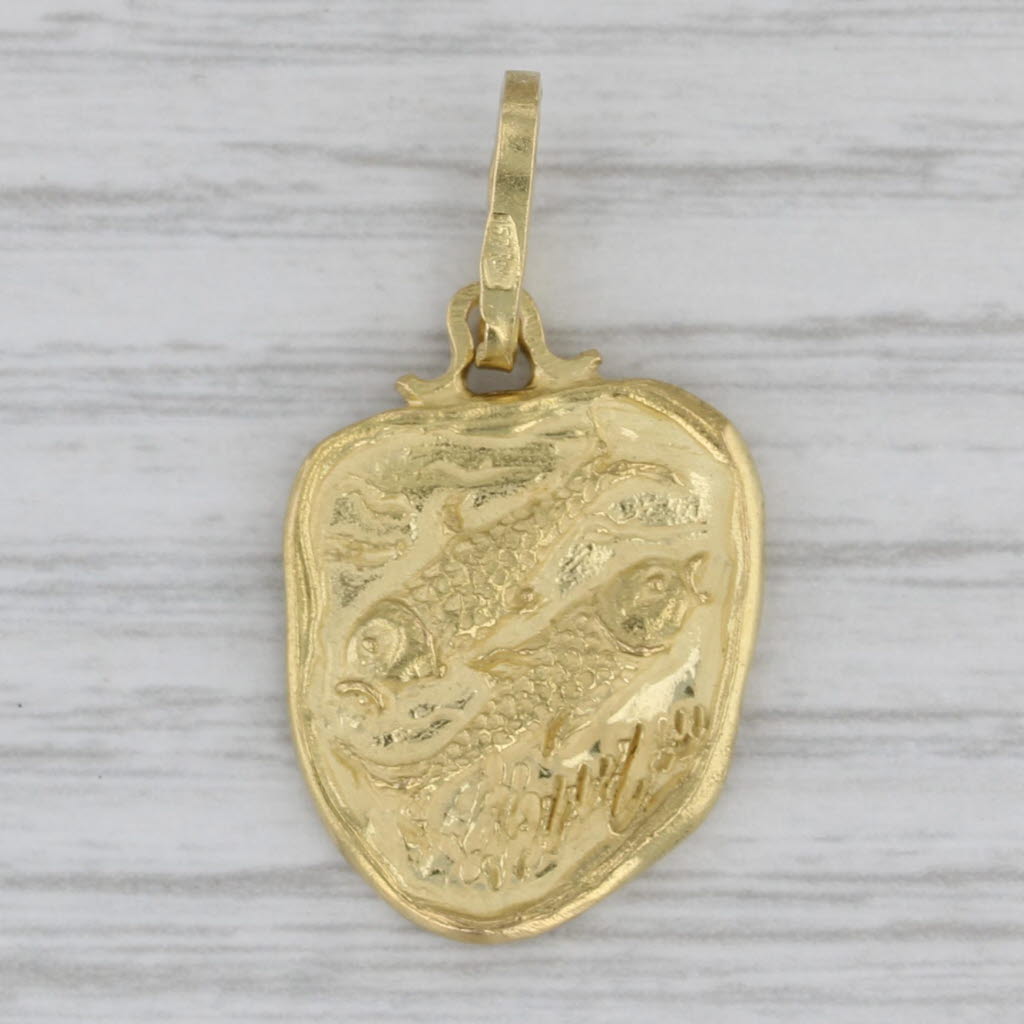 Gray Pisces Fish Pendant 18k Yellow Gold Birth Sign Charm