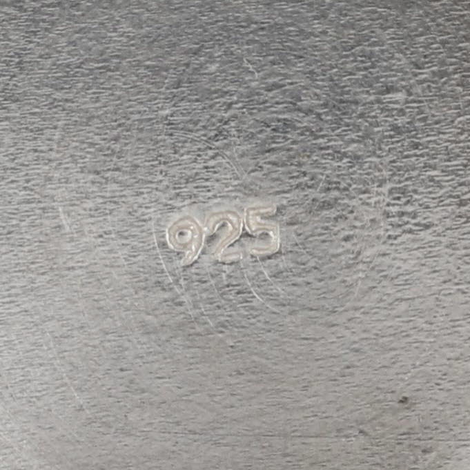 Sterling Silver Snuff / Pill Box Engravable Vintage Raised Floral Pattern Opens