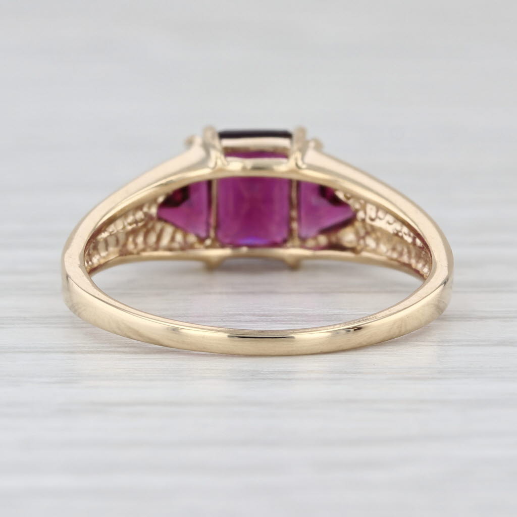2.60ctw Garnet 3-Stone Ring 14k Yellow Gold Size 8