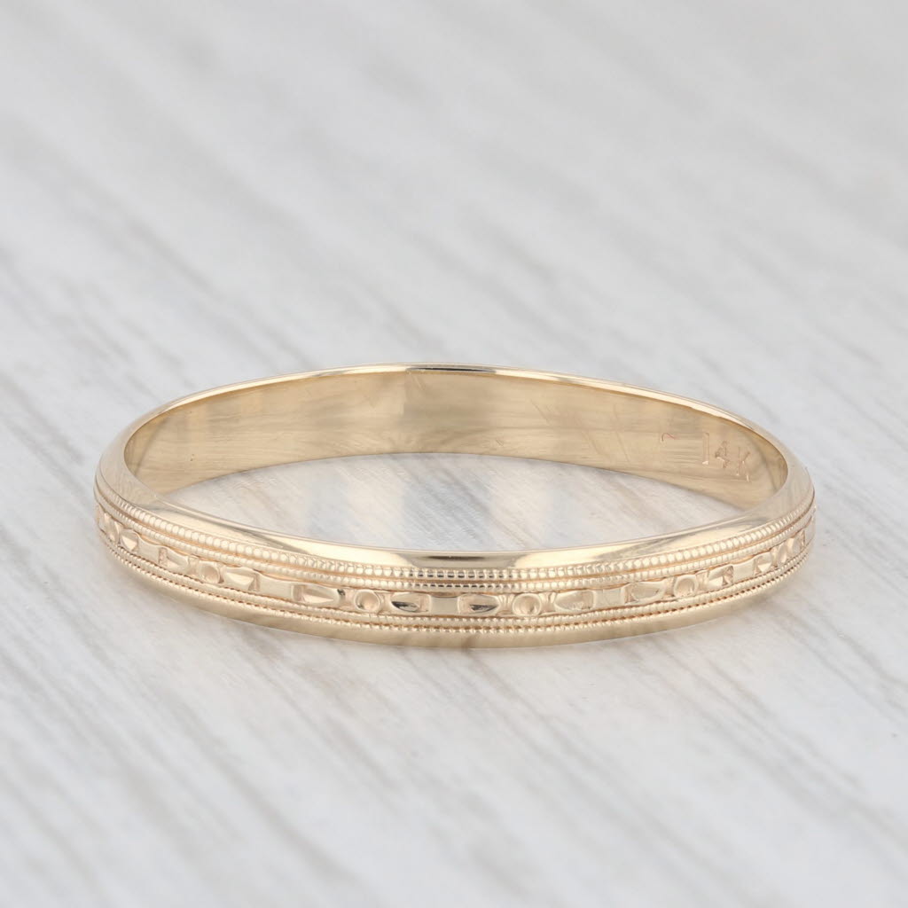 Light Gray Vintage 14K Yellow Gold Engraved Floral Pattern Wedding Band Size 13.25 Ring