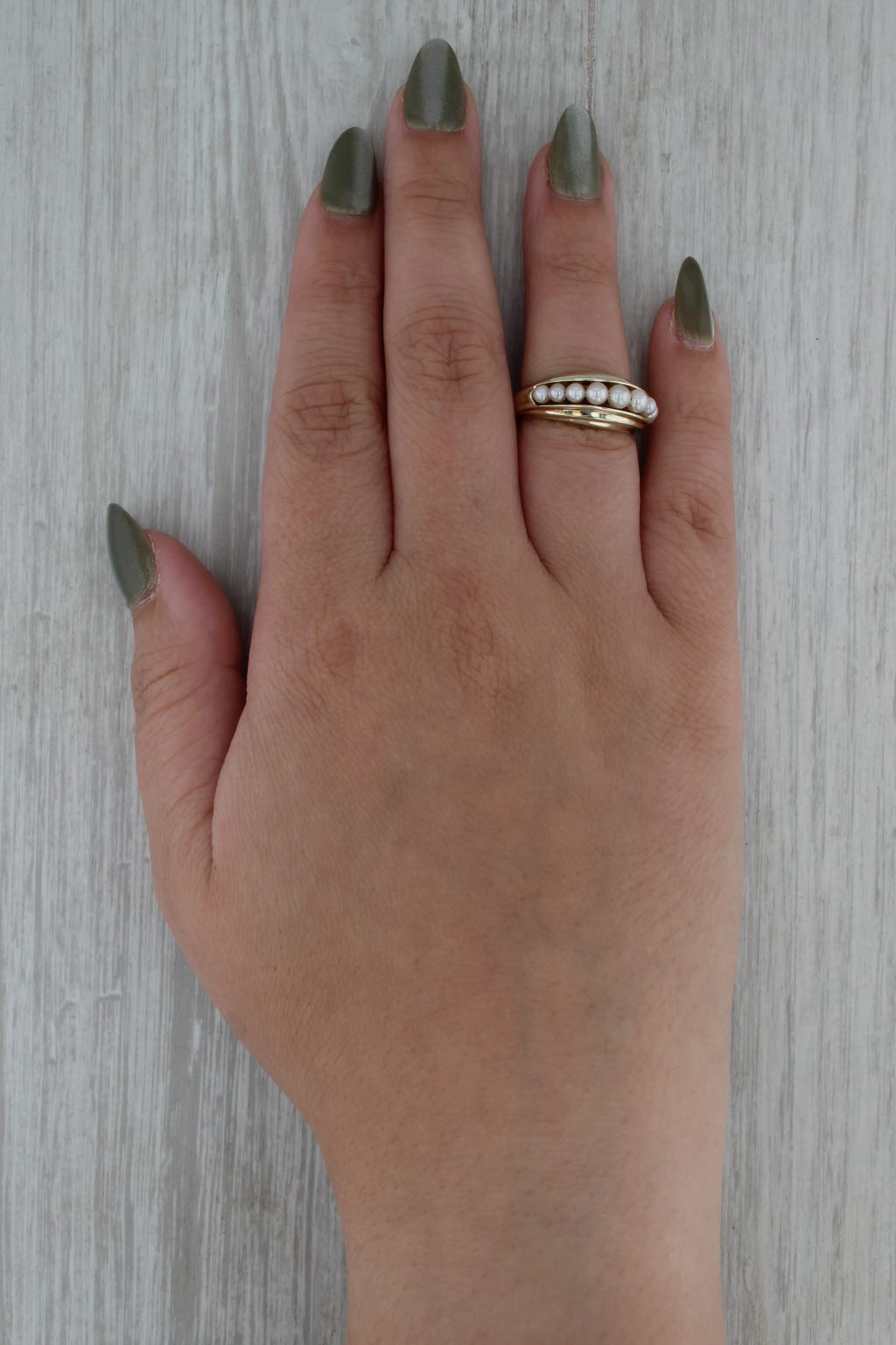Graduated Cultured Pearl Beveled Ring 14k Yellow Gold Size 6