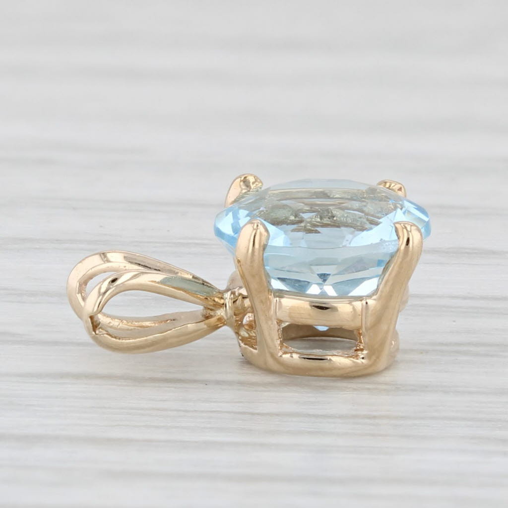 Light Gray 2.55ct Round Aquamarine Solitaire Pendant 14k Yellow Gold