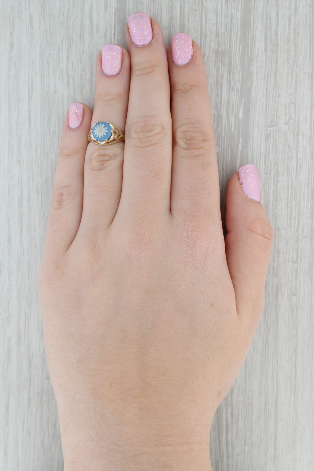 Gray Ceramic Wedgewood Flower Ring 10k Yellow Gold Size 5.25 Heart Accents Vintage