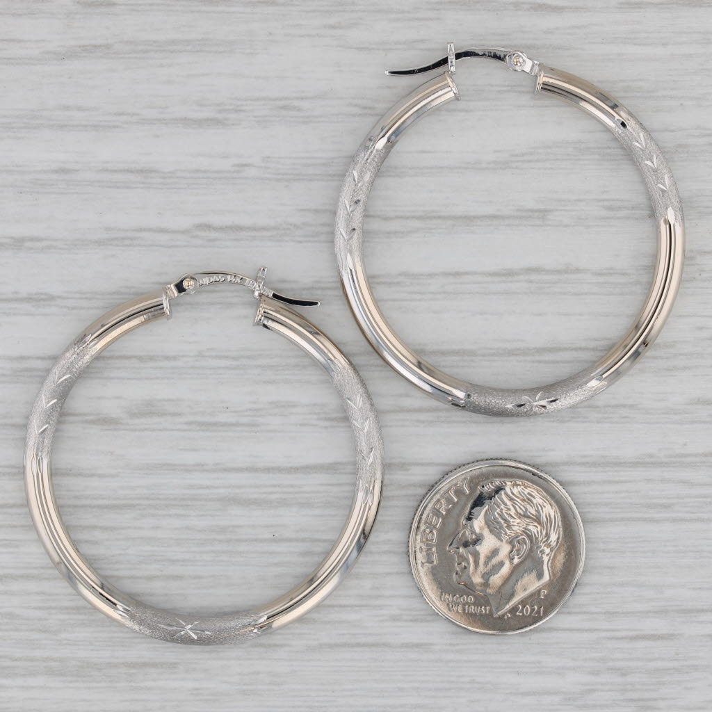 Gray 14k White Gold Etched Lightweight Hoop Earrings Round Snap Top Hoops