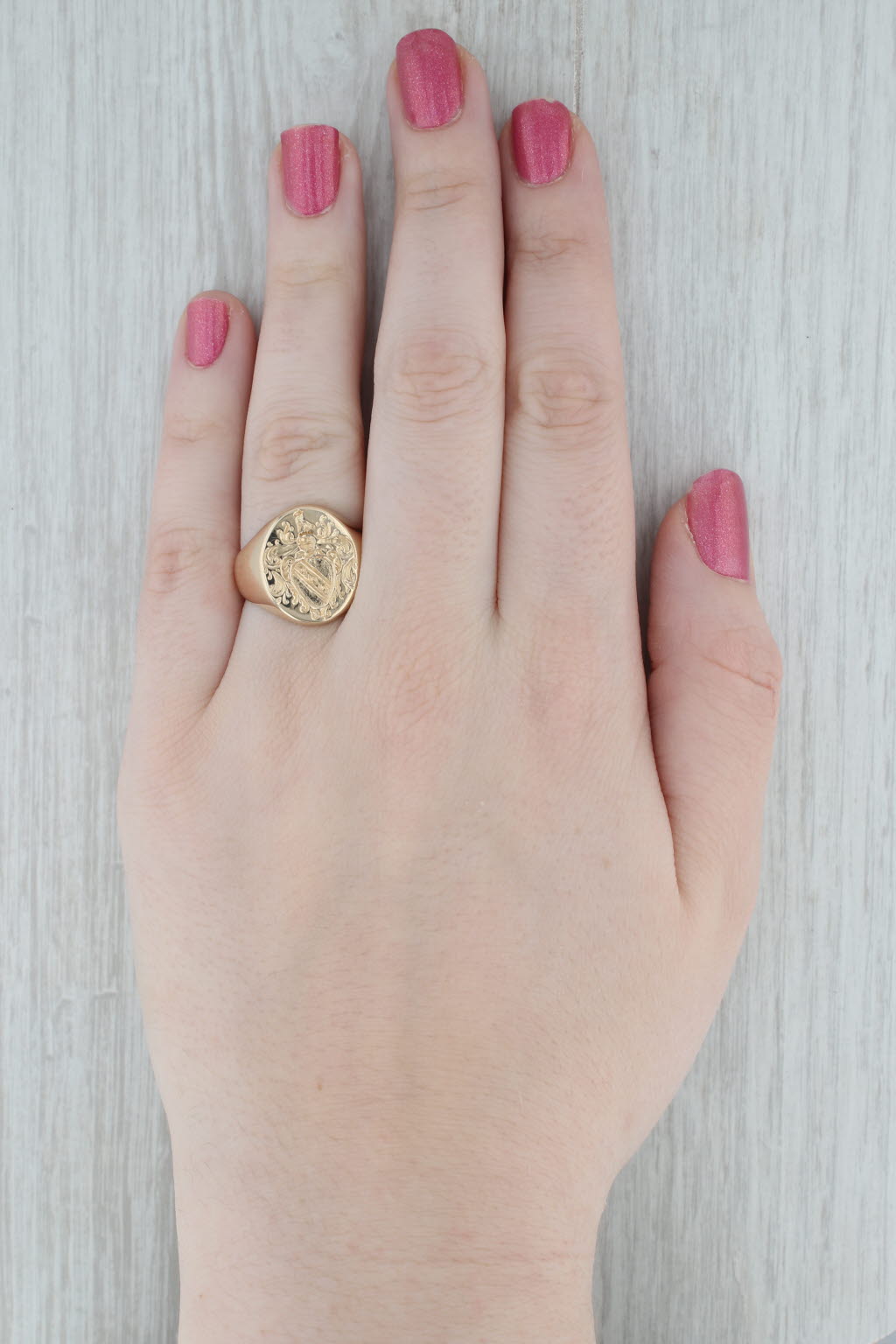 Gray Vintage Hand Engraved Coat of Arms Seal Signet Ring 14k Yellow Gold Size 8.75