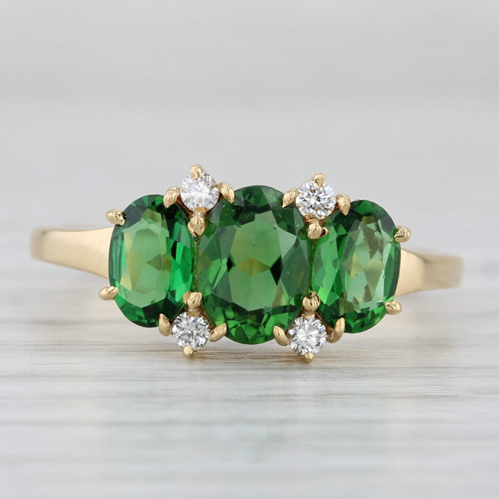 Light Gray 1.69ctw Green Chrome Diopside Diamond 3-Stone Ring 18k Yellow Gold Size 7.5