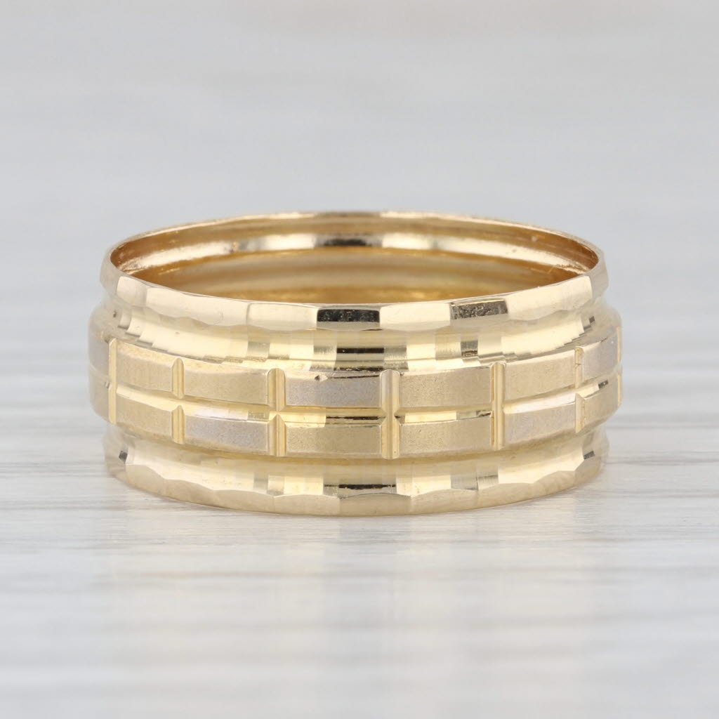 Beveled Pattern Ring 18k Yellow Gold Size 7.25 Stackable Band