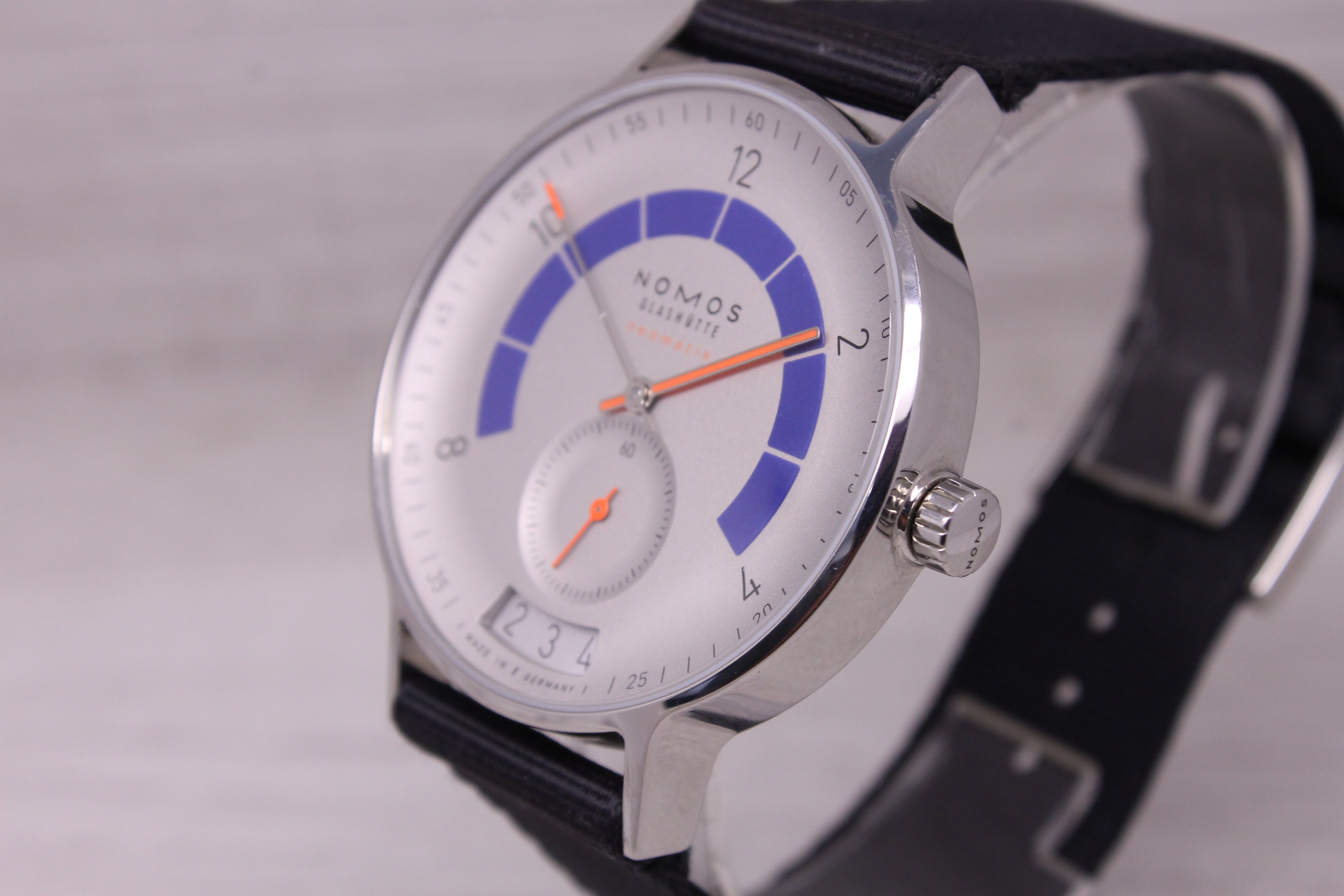 Nomos Autobahn Neomatik 41mm Mens Automatic Steel Watch 1303 3524 w Box Card