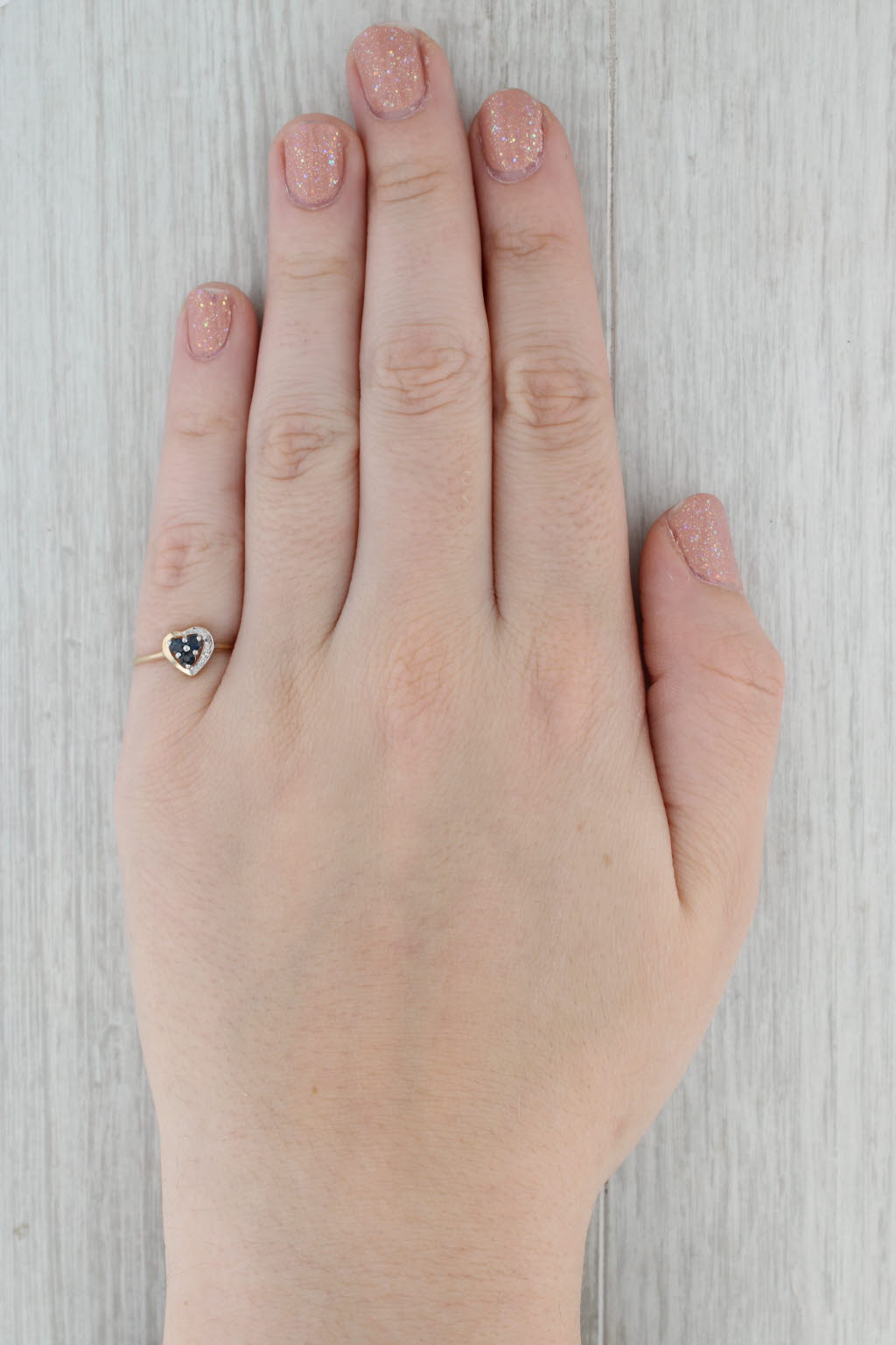 Gray 0.18ctw Blue Sapphire Cluster Heart Ring 10k White Gold Size 6 Diamond Accents
