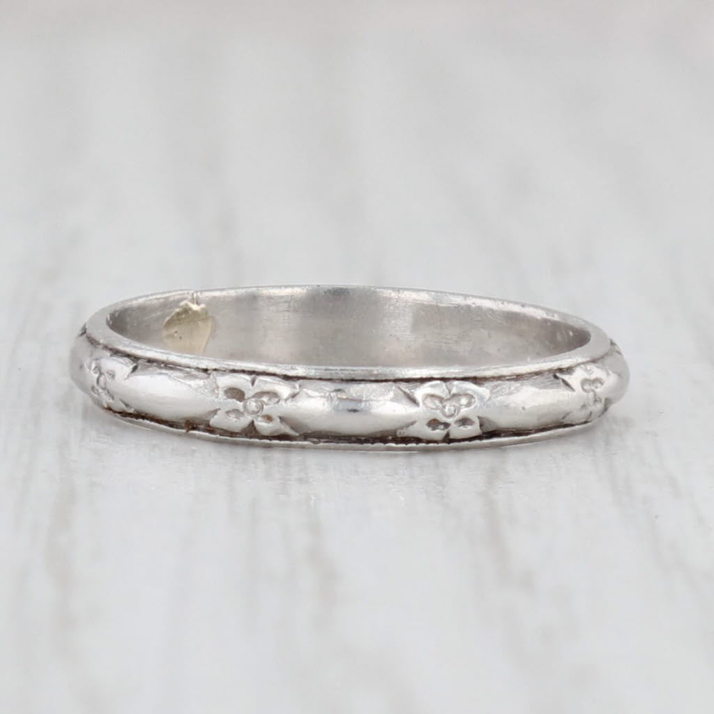Light Gray Antique Floral Etched Band Platinum Wedding Ring Stackable Asian Hallmarks