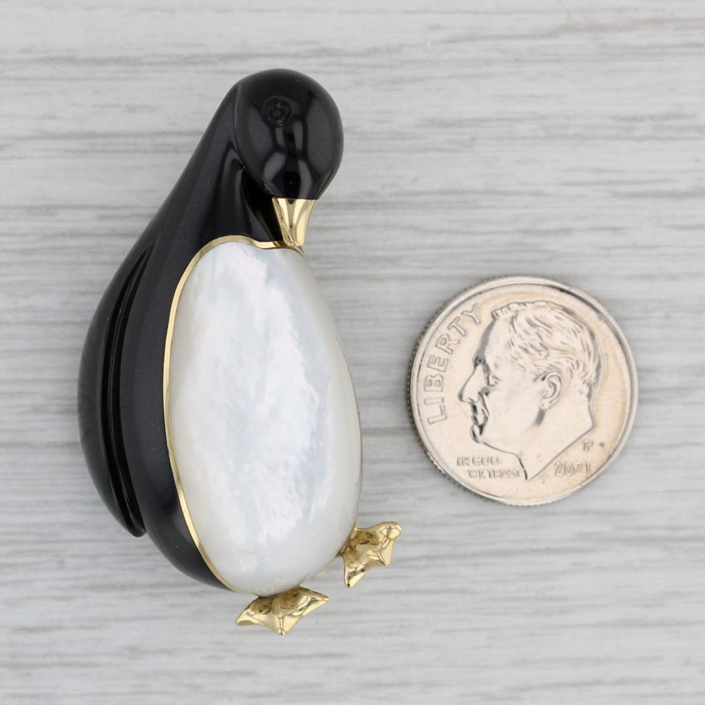 Gray Tiffany Penguin Brooch Black Jade White Mother of Pearl 18k Yellow Gold Pin