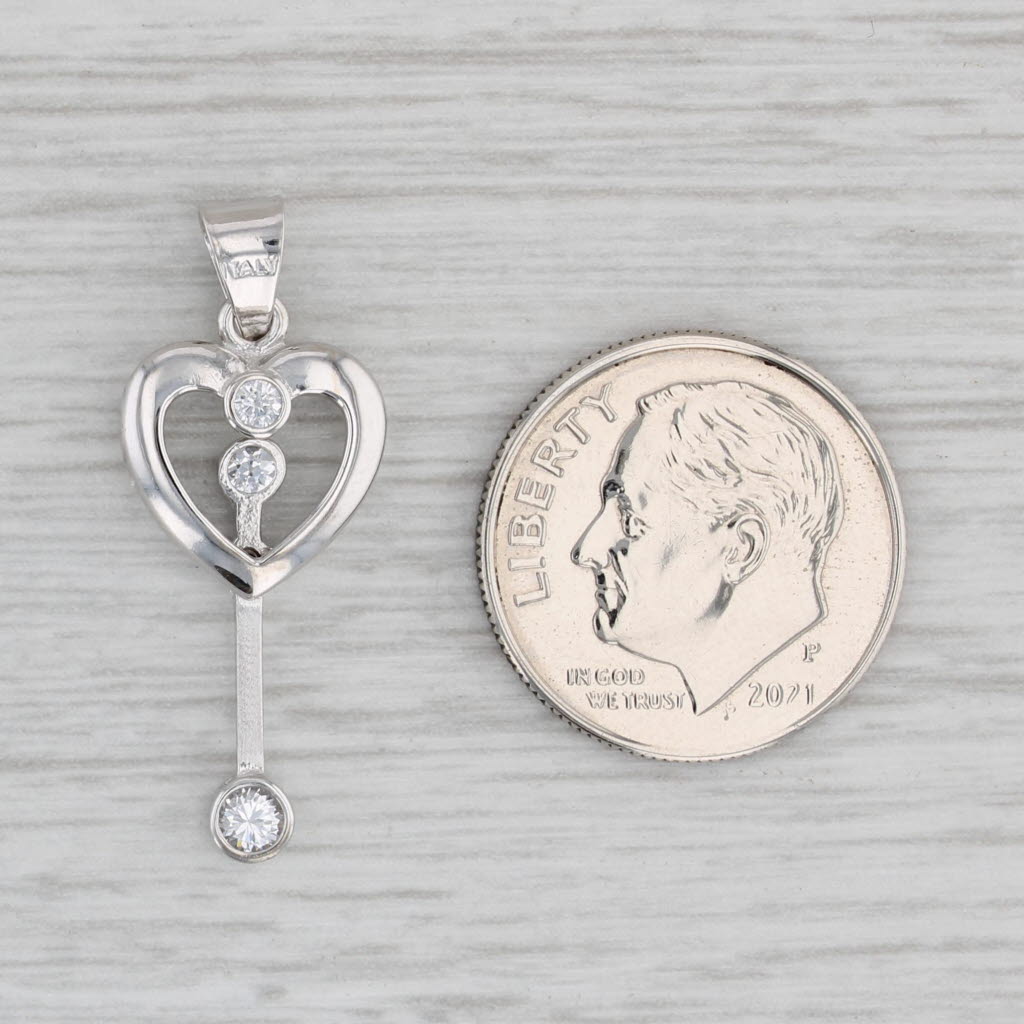Gray 0.15ctw Cubic Zirconia Heart Pendulum Pendant 18k White Gold