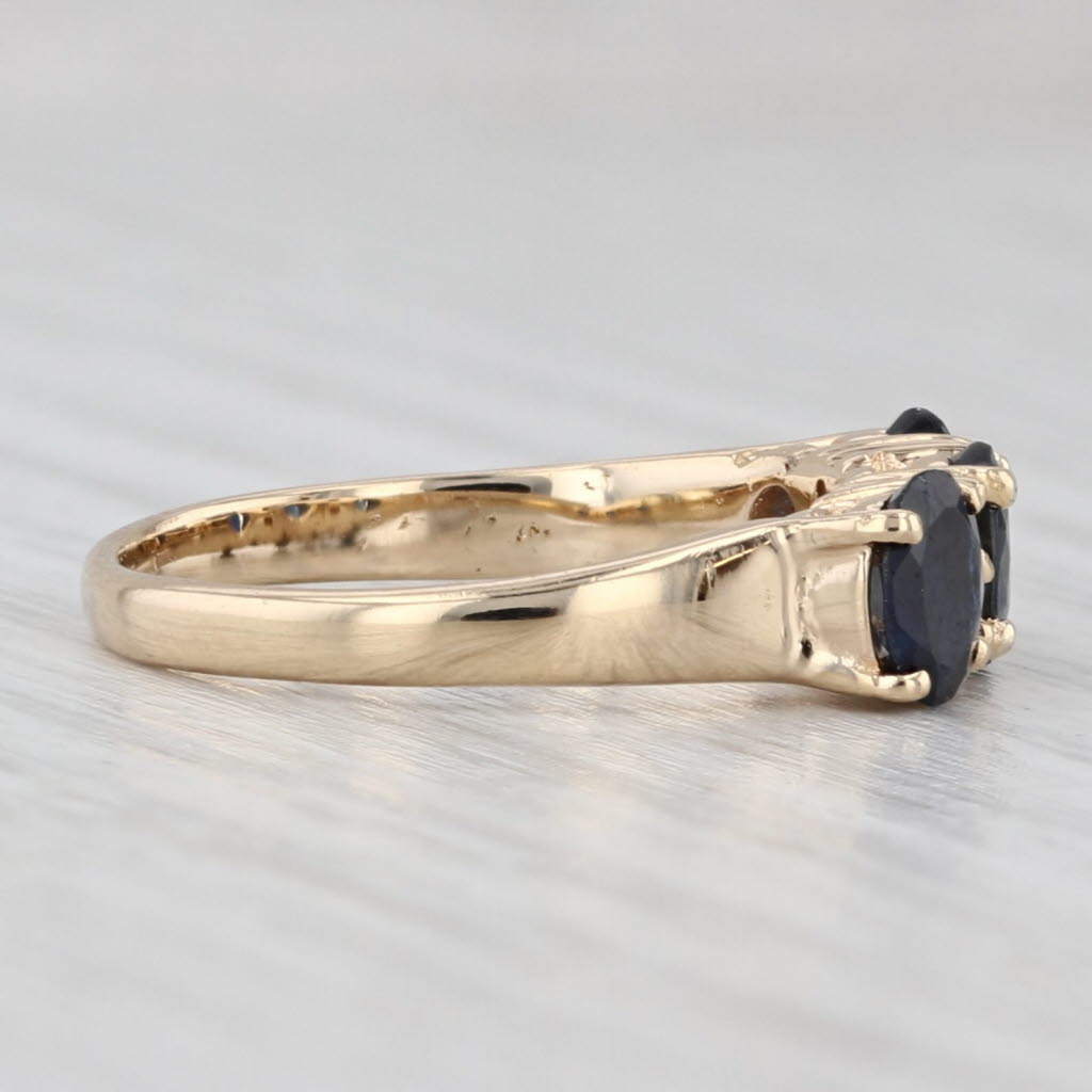 Light Gray 1.31ctw 3-Stone Blue Sapphire Diamond Ring 18k Yellow Gold Size 5.5