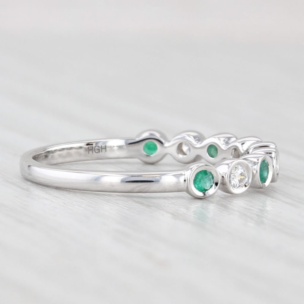 Light Gray New 0.25ctw Diamond Emerald Stackable Ring 14k White Gold Wedding Band Size 7