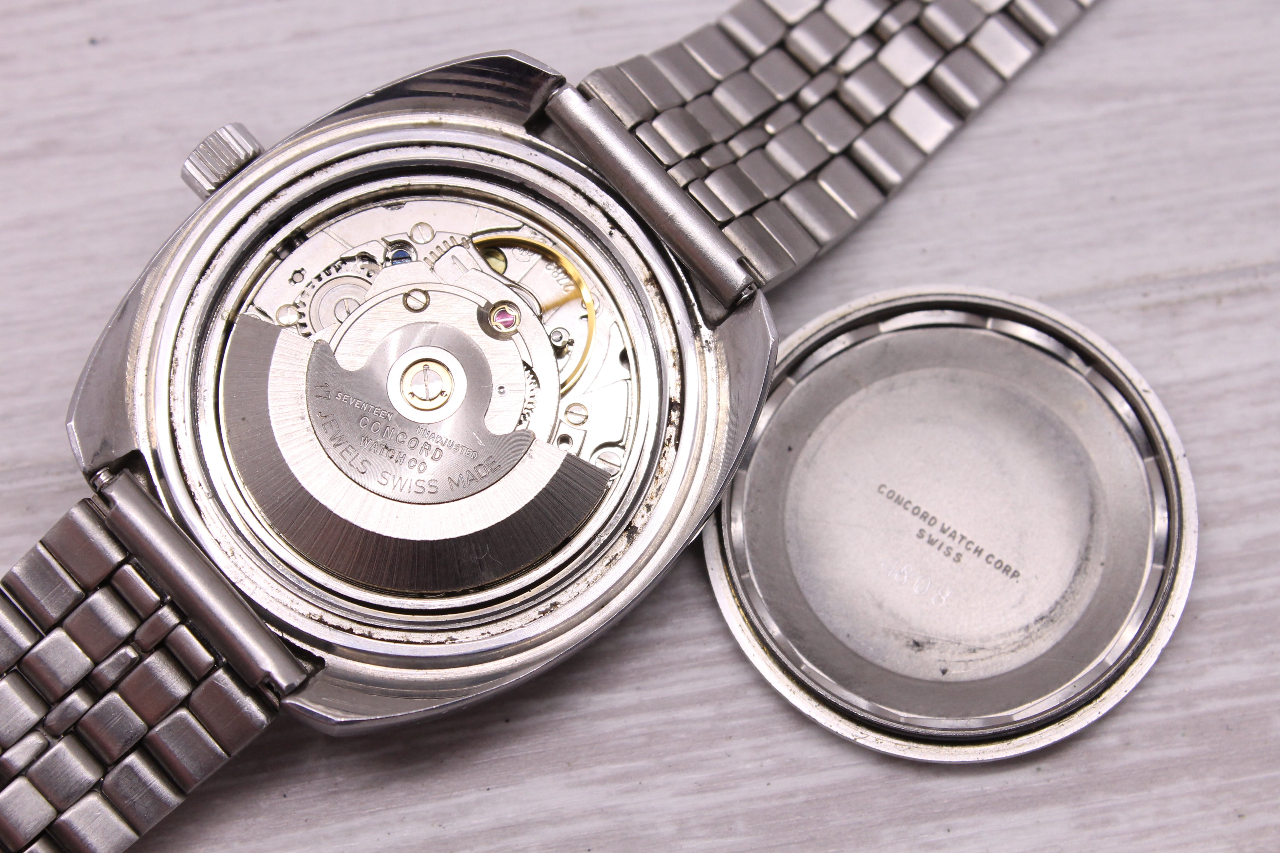 Gray Vintage Concord 660 Mens 37mm Stainless Steel Automatic Divers Style Watch ETA