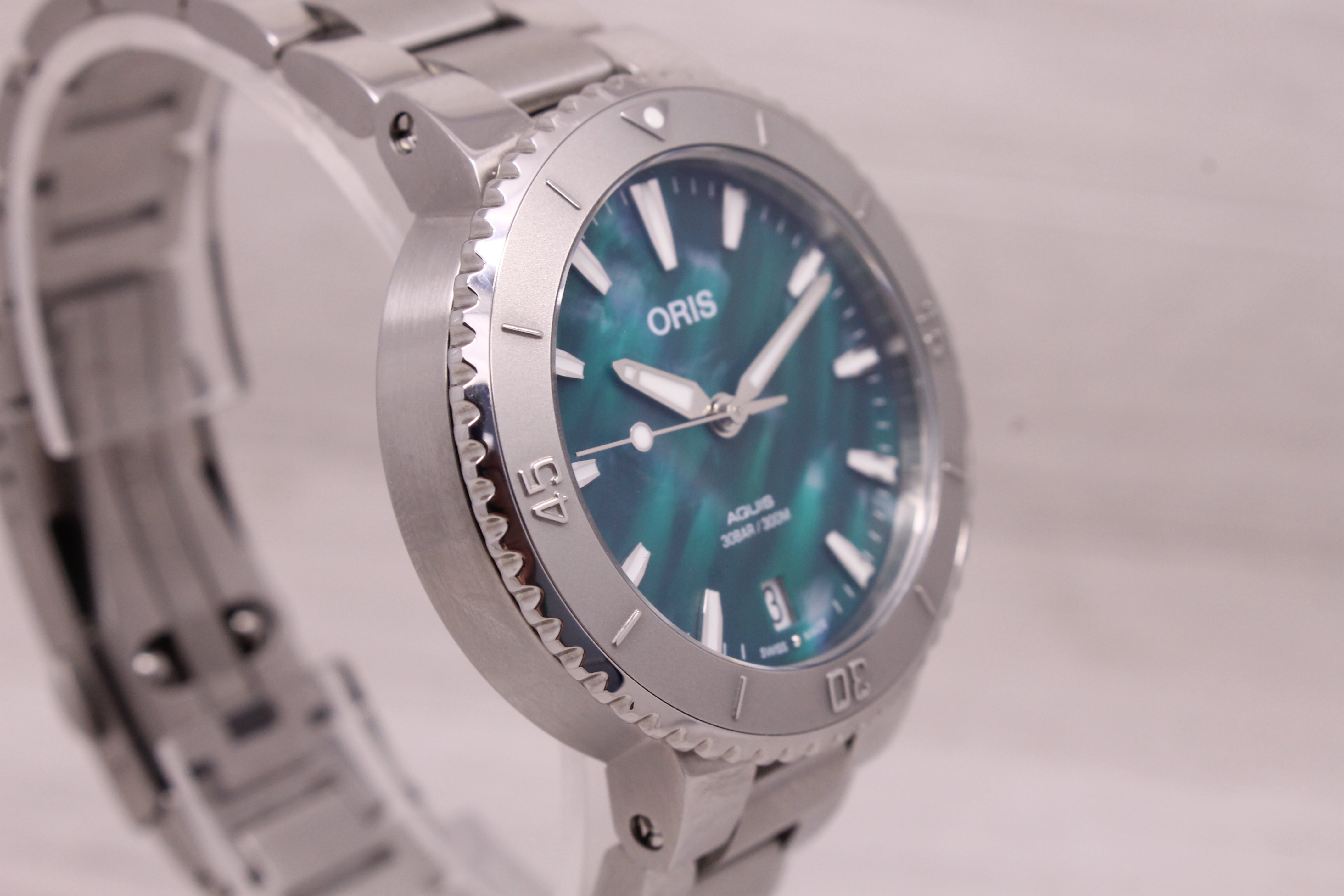 Dark Gray Oris Aquis X Bracenet 37mm Steel Ladies Automatic Divers Watch w/ Box Tag & More