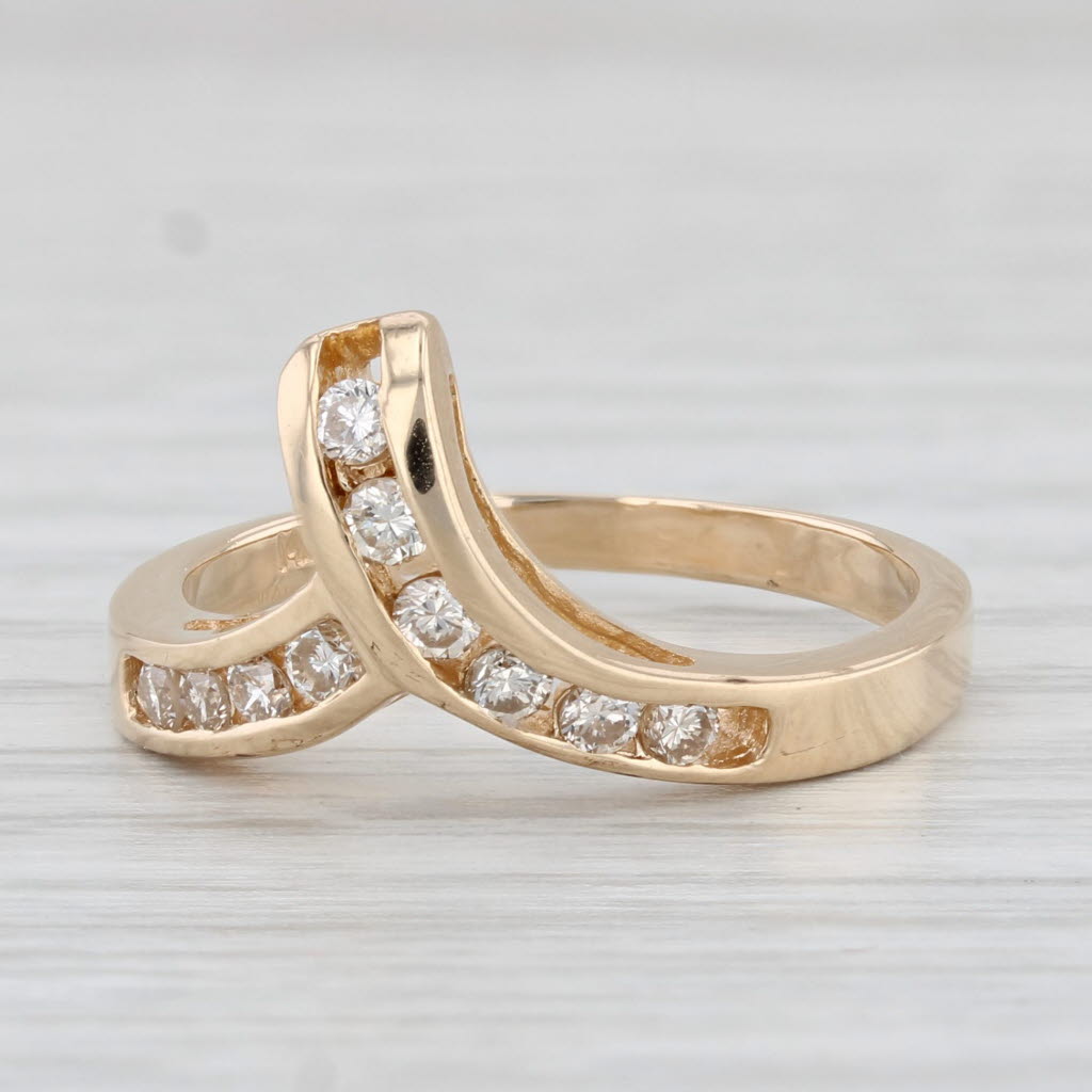 Light Gray 0.27ctw Diamond Contoured V Ring 14k Yellow Gold Size 6.75 Guard
