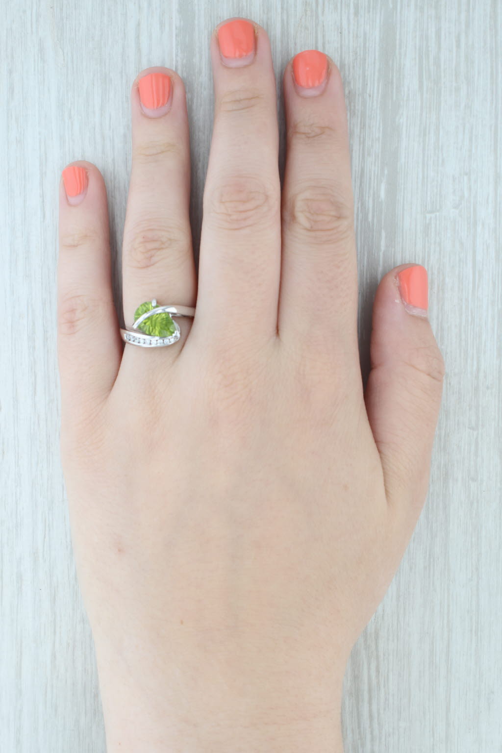 Light Gray 3.35ctw Pear Peridot Diamond Overlay Ring 14k White Gold Size 8.5 Bypass