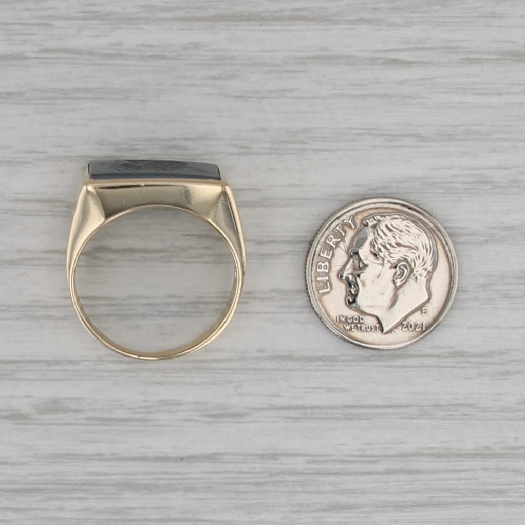 Vintage Hematite Carved Intaglio Ring 10k Yellow Gold Two Soldiers