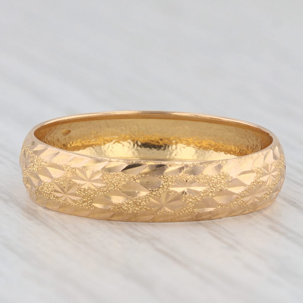 Light Gray Textured Pattern Wedding Band 22k Yellow Gold Size 10.25-10.5 Ring