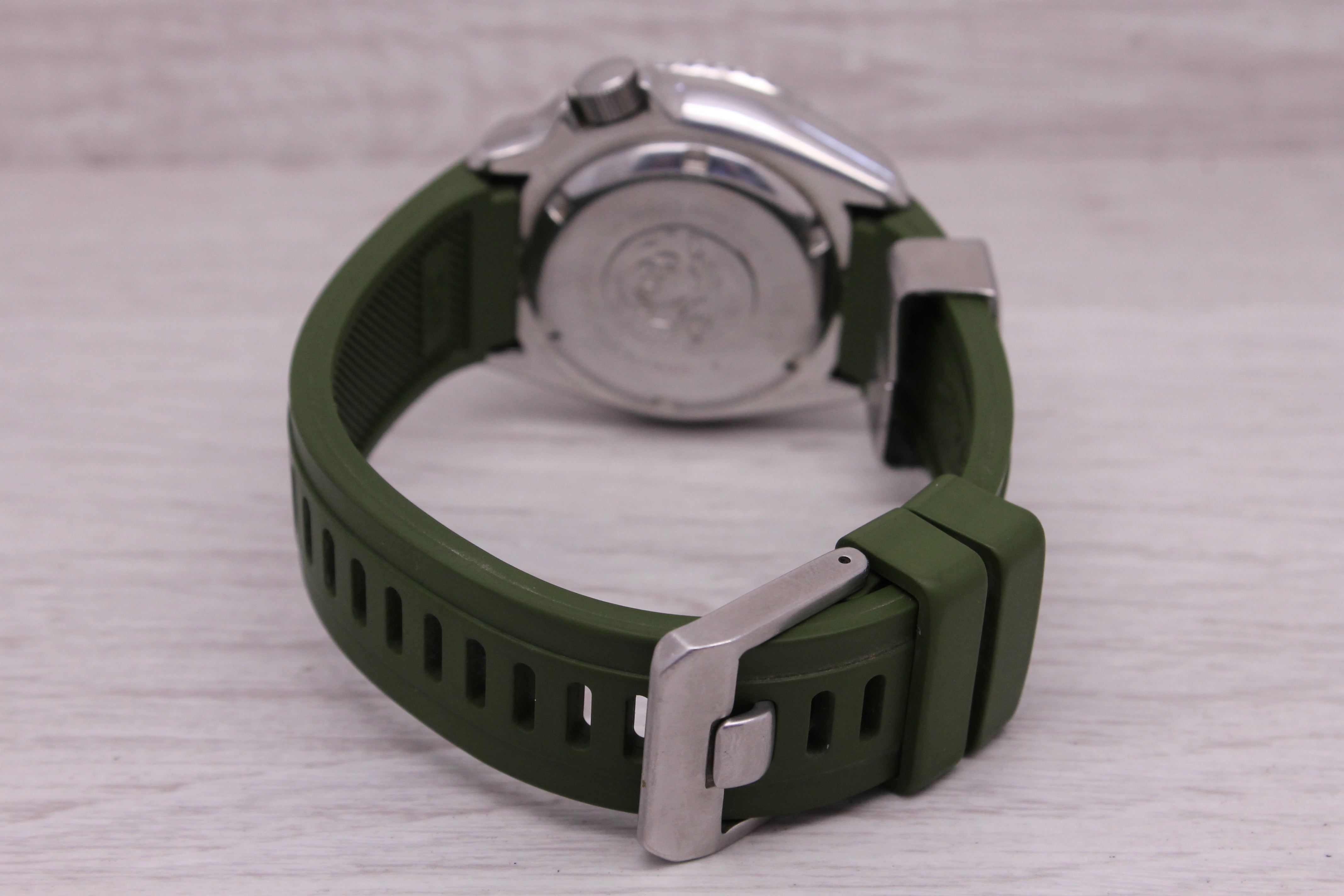 Dark Gray Seiko SKX007 Automatic 200m 42mm Steel Divers Watch W/Date 7S26-0020