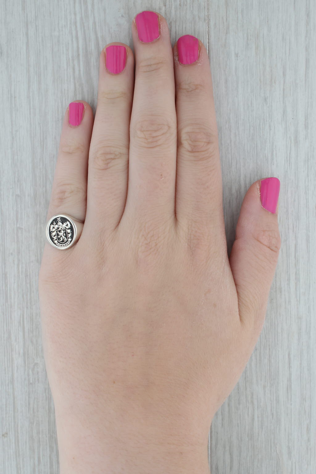 Dark Gray Edwards Family Crest Coat of Arms Sterling Silver Signet Ring Size 7.25
