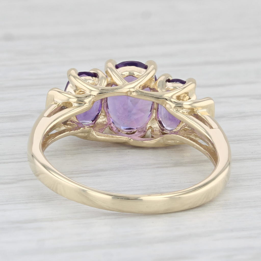 Light Gray 2ctw Amethyst Oval 3-Stone Ring 10k Yellow Gold Size 7.5