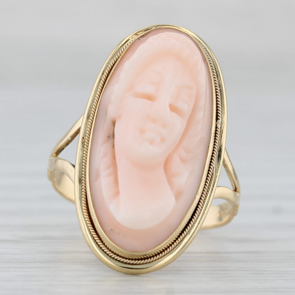 Gray Vintage Coral Cameo Ring 18k Yellow Gold Size 6.5