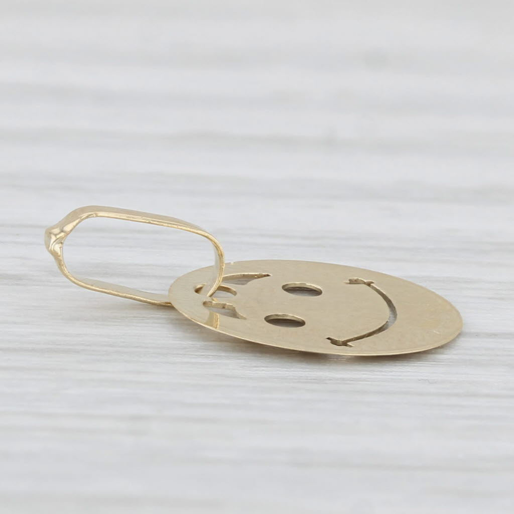 Light Gray Small Smiley Face Pendant 18k Yellow Gold Charm