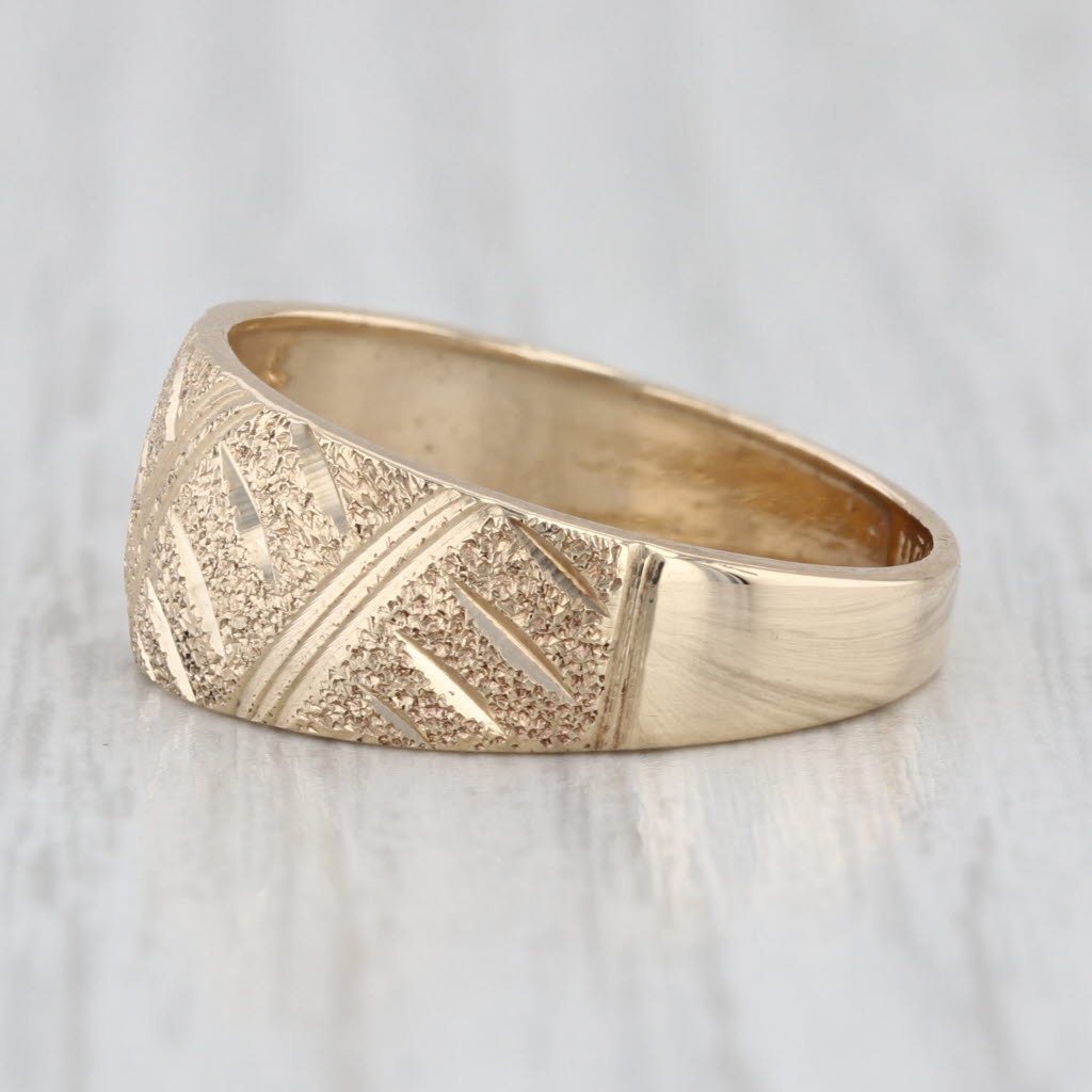 Brushed Crosshatch Pattern Ring 10k Yellow Gold Size 7 Band