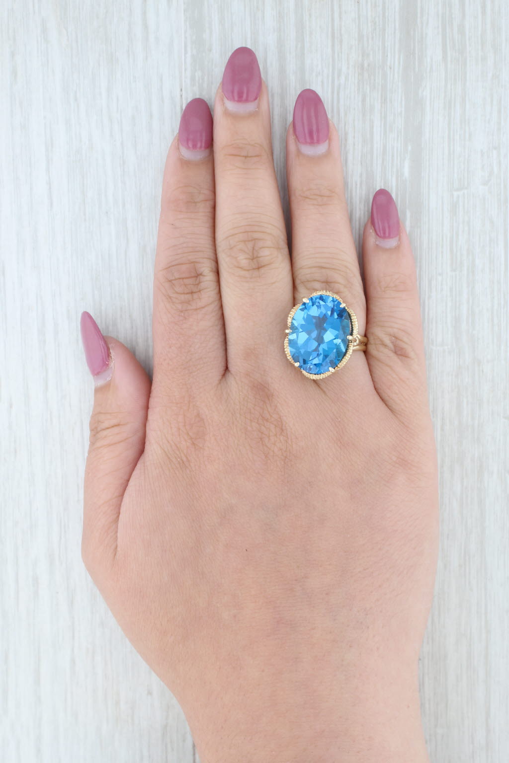 Light Gray 20ct Swiss Blue Topaz Oval Ring 14k Yellow Gold Size 8 Cocktail