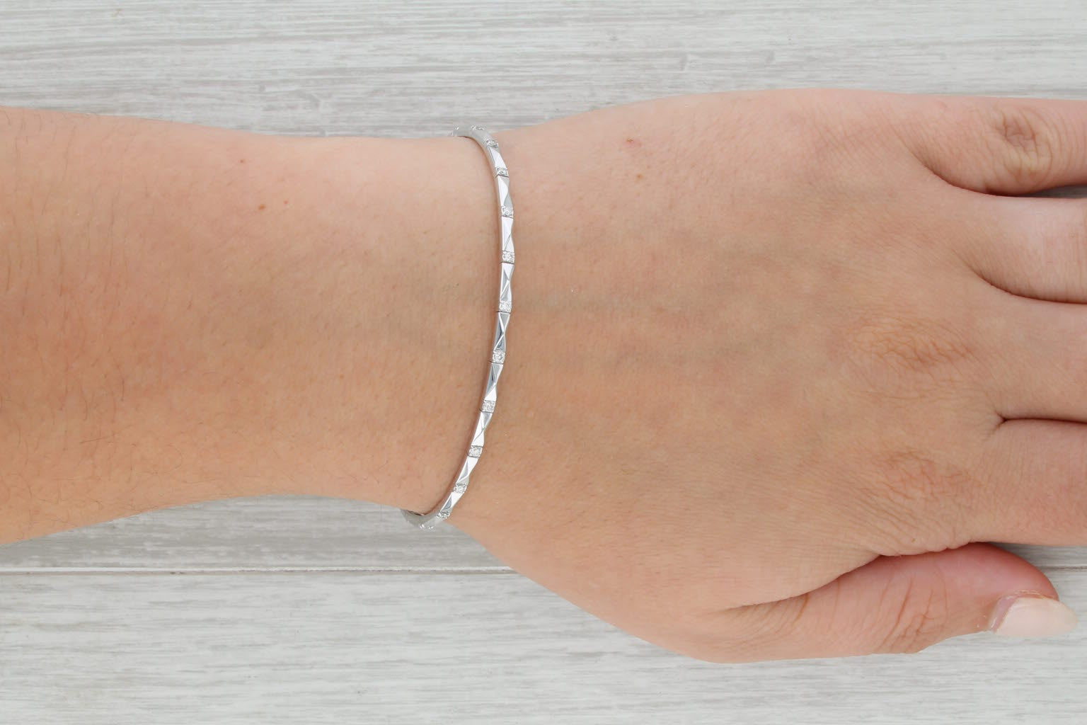 New 0.16ctw Diamond Bead Flexible Bangle Tennis Bracelet 14k White Gold 6.75"