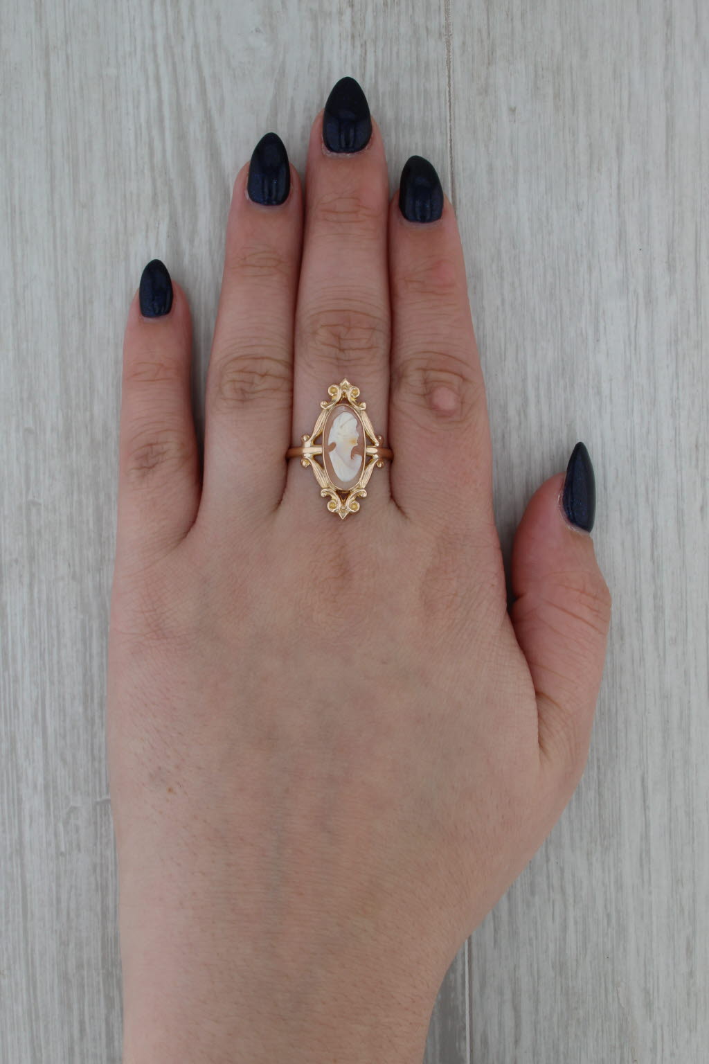 Vintage Carved Oval Shell Cameo Ring 10k Yellow Gold Size 10.5