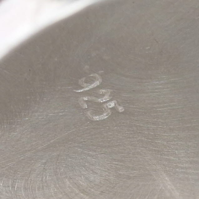 Sterling Silver Snuff / Pill Box Engravable Floral Border Vintage Opens