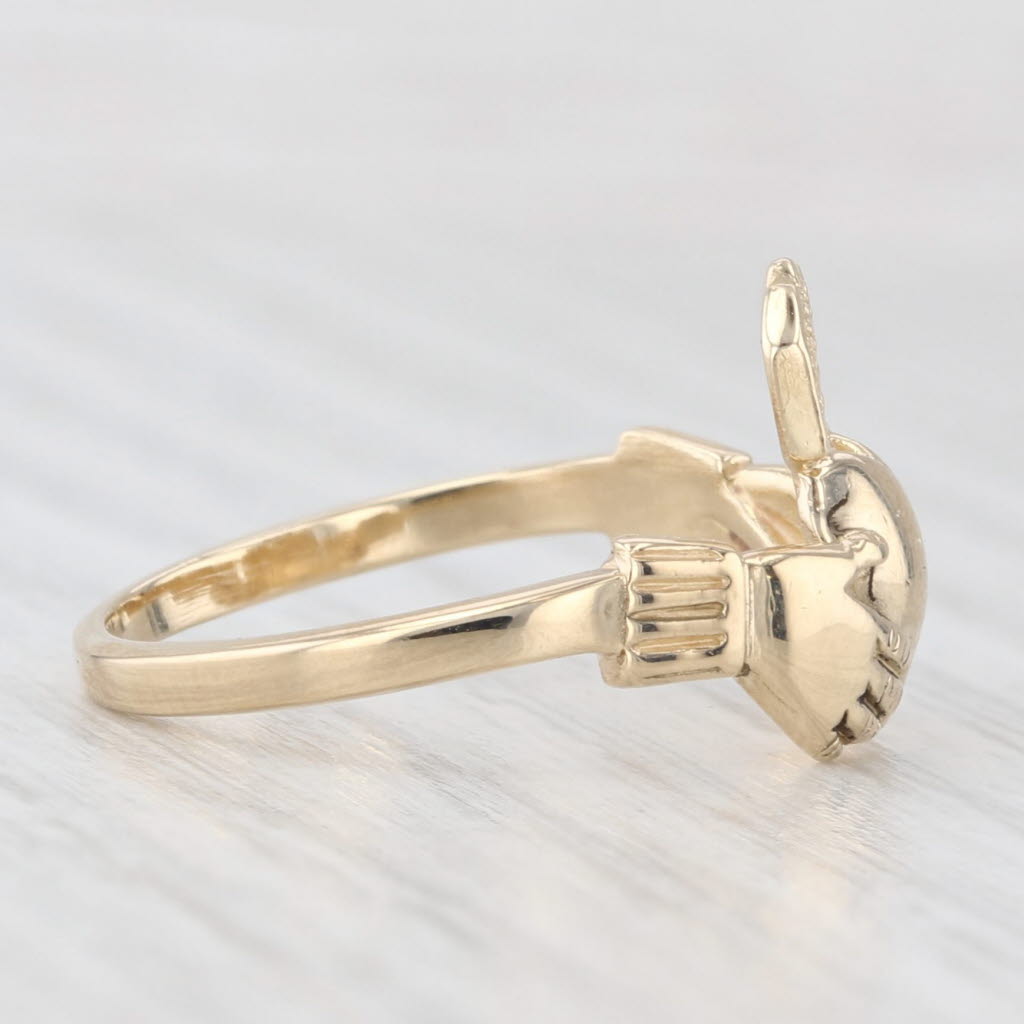 Light Gray Claddagh Ring 14k Yellow Gold Irish Symbolic Wedding Band Size 7.5