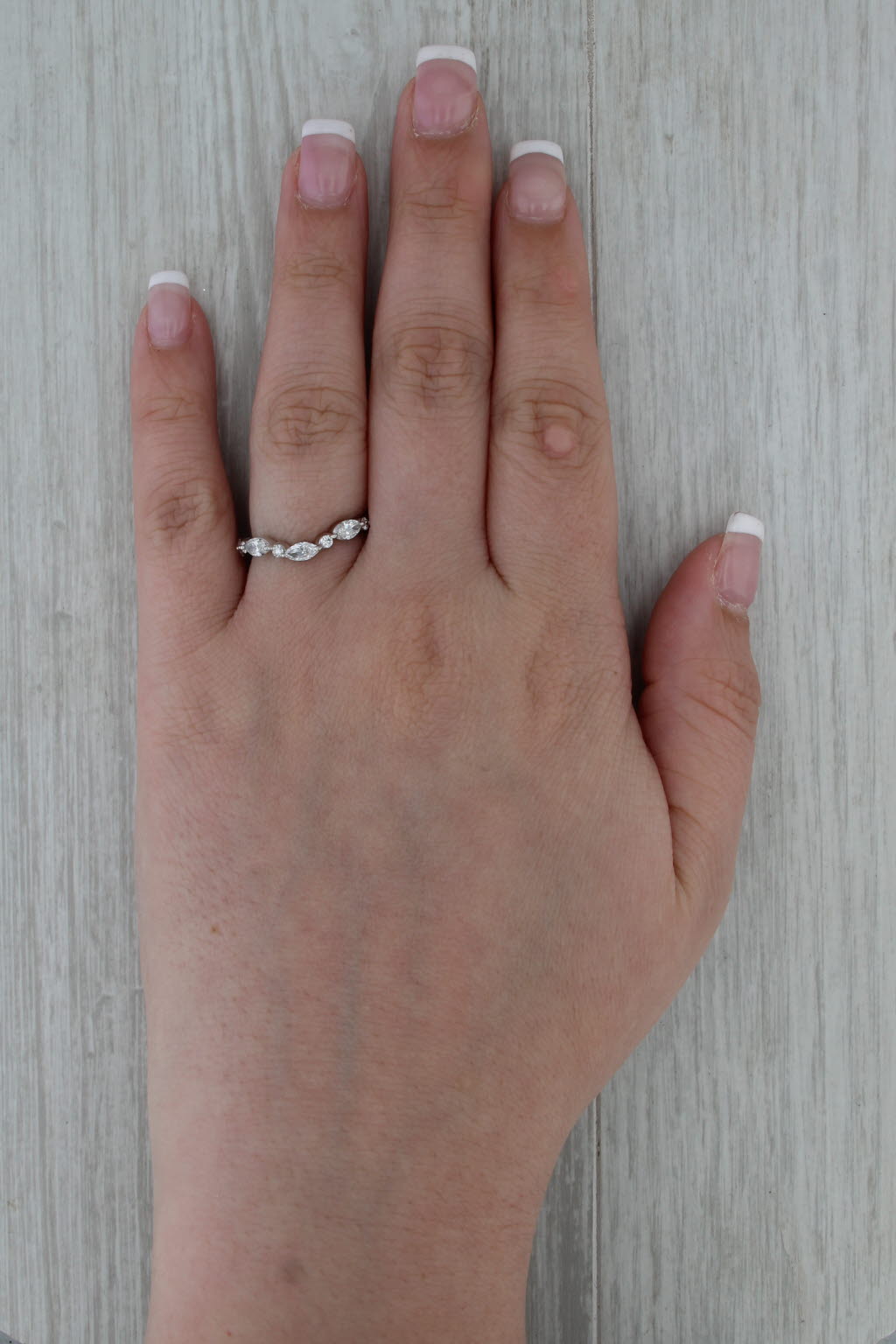 1ctw Lab Grown Diamond Contoured Wedding Anniversary Ring 18k Gold Stackable