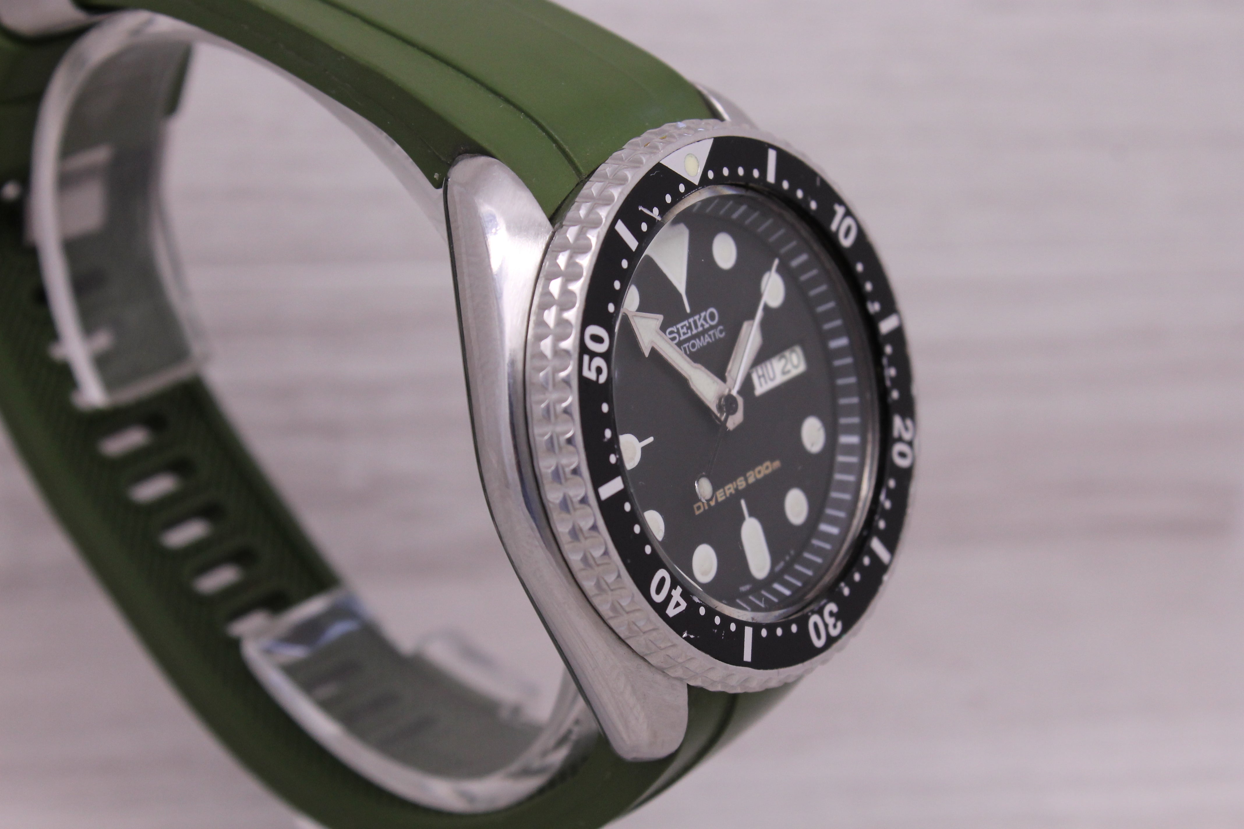 Dark Gray Seiko SKX007 Automatic 200m 42mm Steel Divers Watch W/Date 7S26-0020