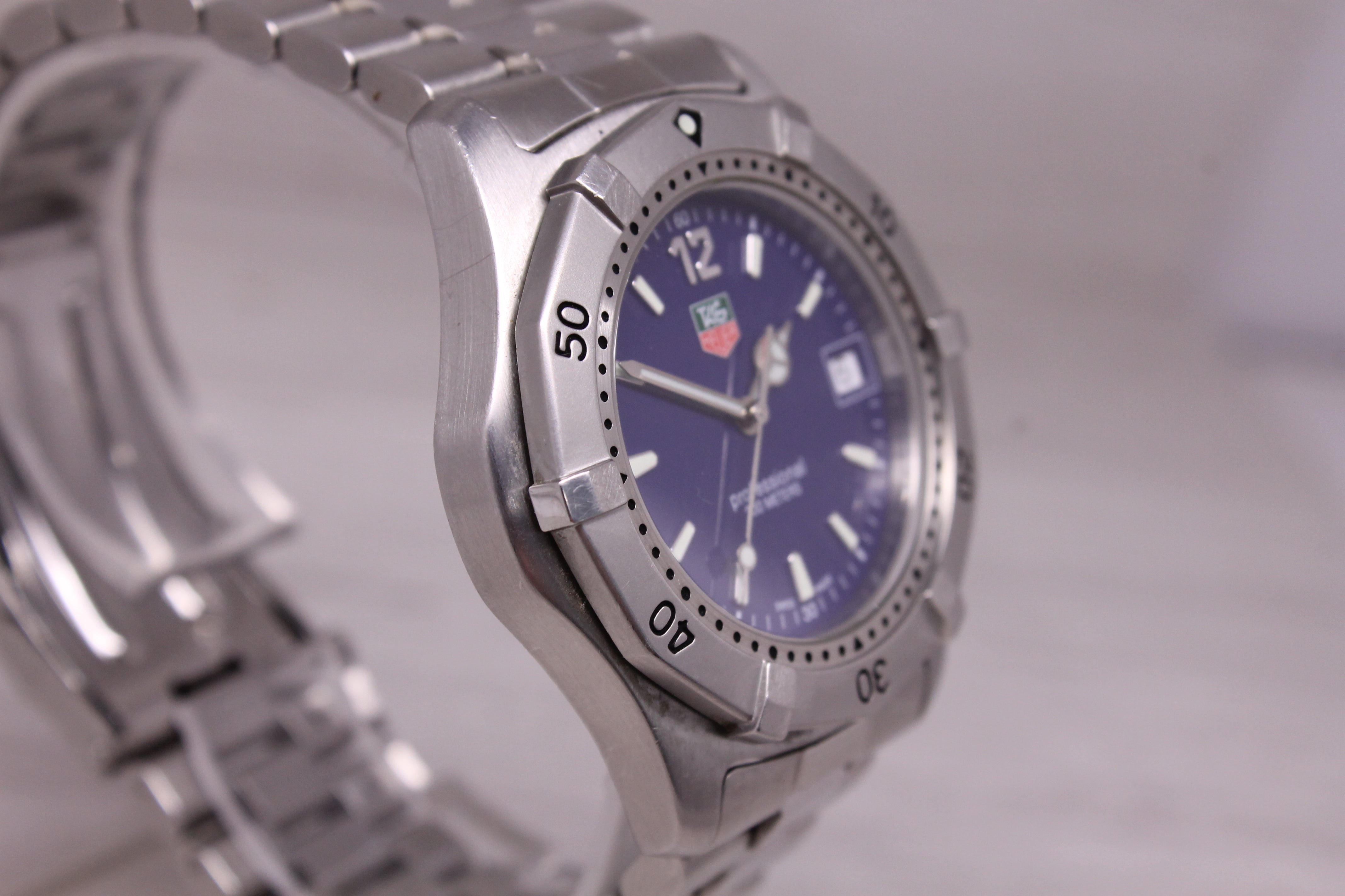 Tag Heuer 2000 Professional Mens Quartz Watch 37mm WK1113.BA0311 Swiss Date