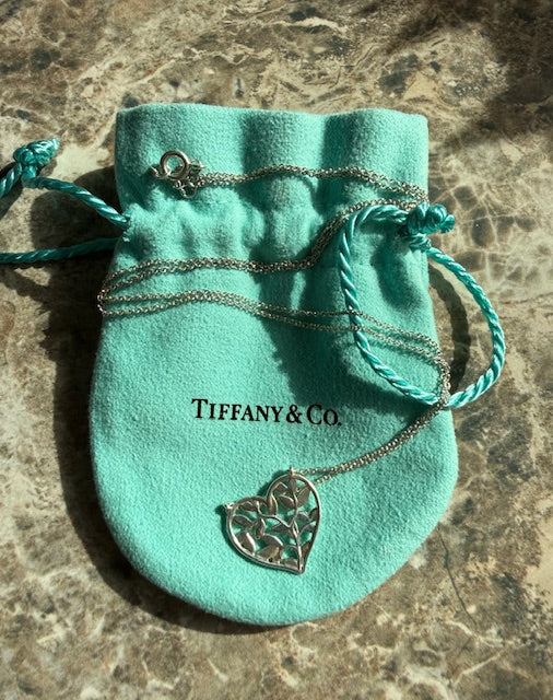Tiffany Paloma Picasso Olive Leaf Heart Pendant Necklace w Pouch Sterling Silver